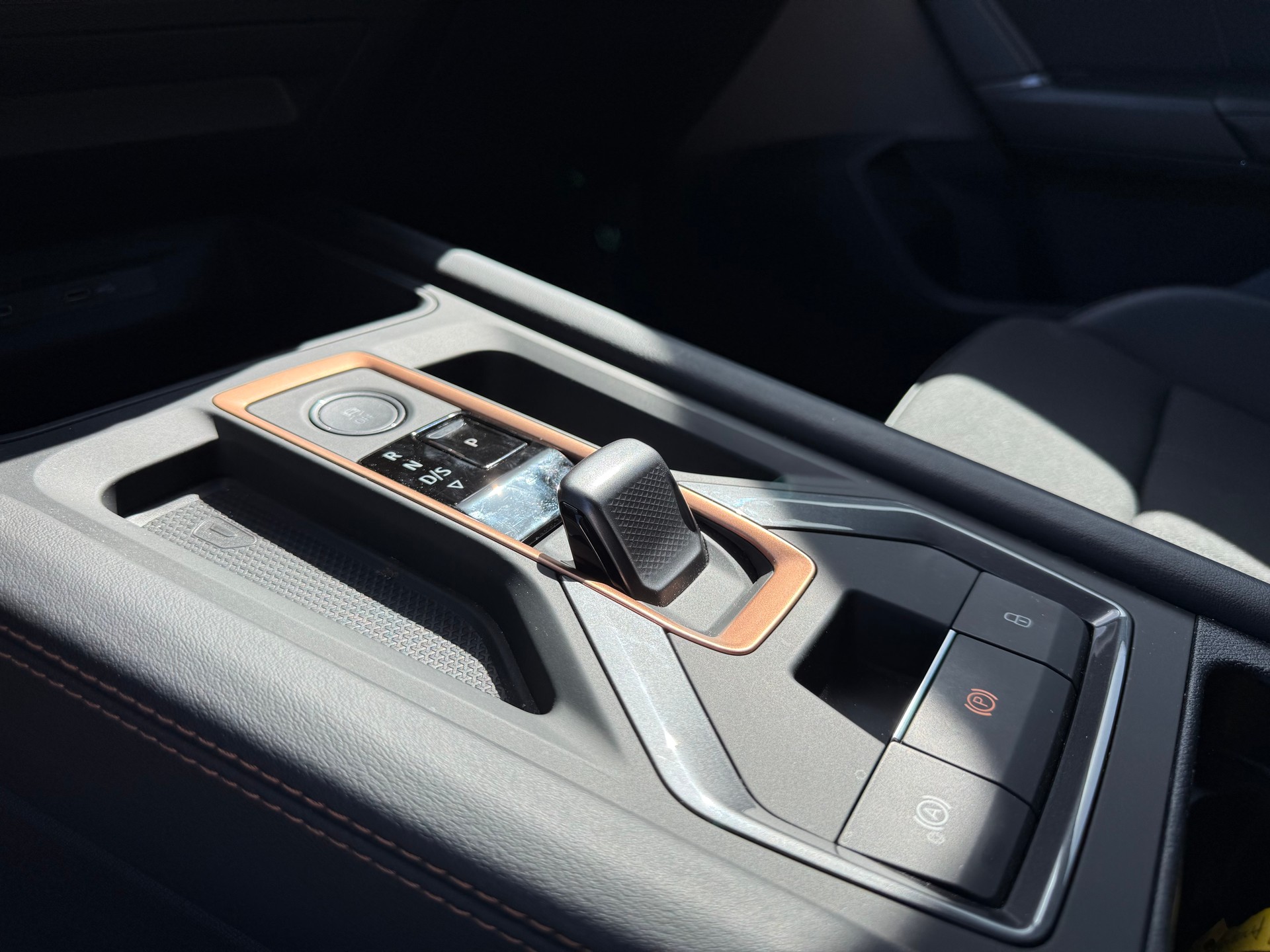 CUPRA LEON ST 1.5 eTSI DSG-image-23