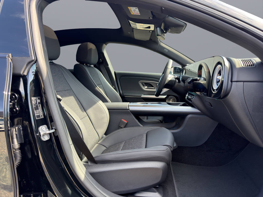 MERCEDES-BENZ CLA 350 Progressive 4matic-image-14