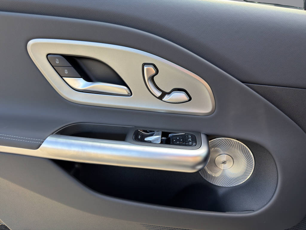 MERCEDES-BENZ CLA 350 Progressive 4matic-image-11