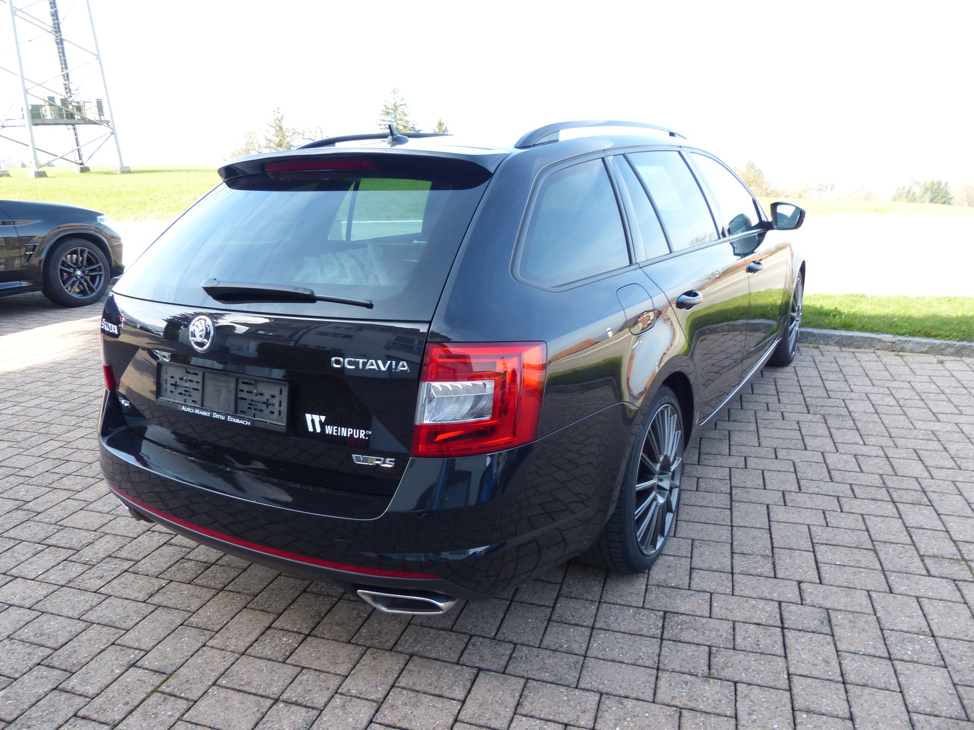 SKODA Octavia Combi 2.0 TDI RS 4x4 DSG-image-18