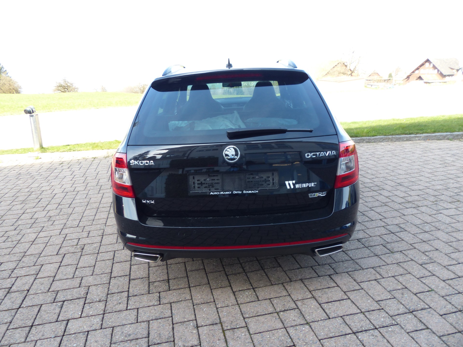 SKODA Octavia Combi 2.0 TDI RS 4x4 DSG-image-17