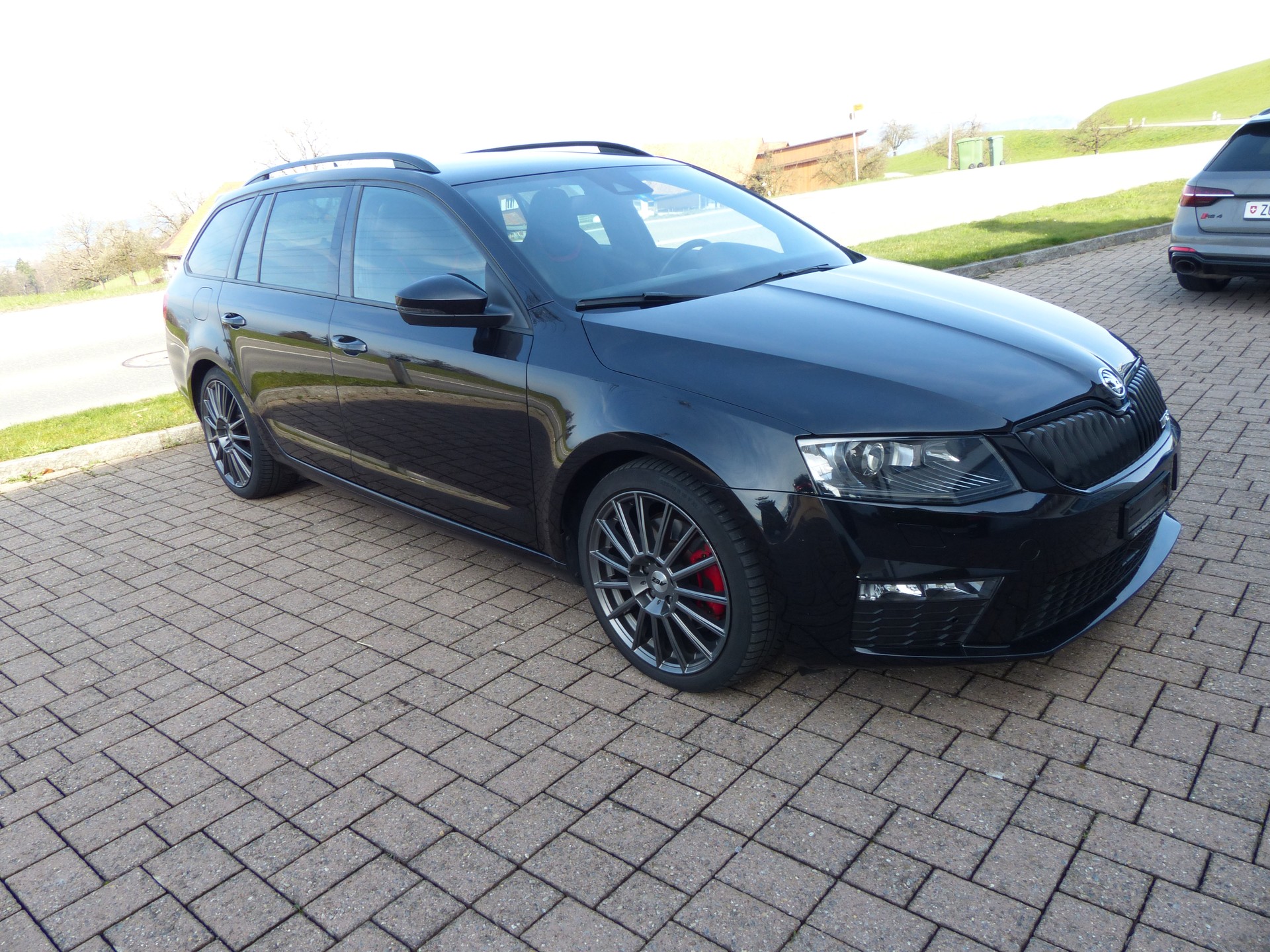 SKODA Octavia Combi 2.0 TDI RS 4x4 DSG-showroom-element-2