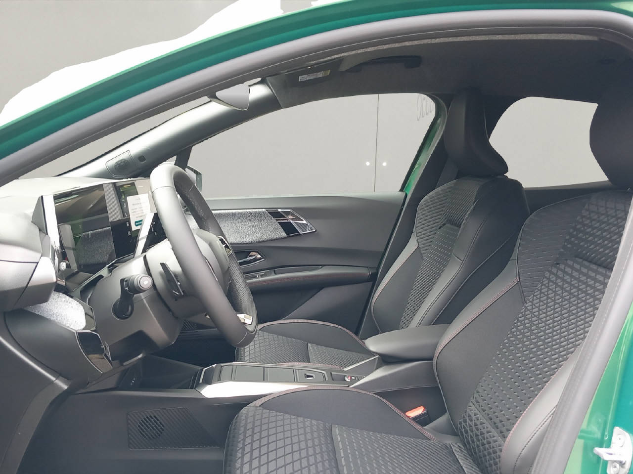 RENAULT Clio 1.2 TCe techno EDC-showroom-element-3