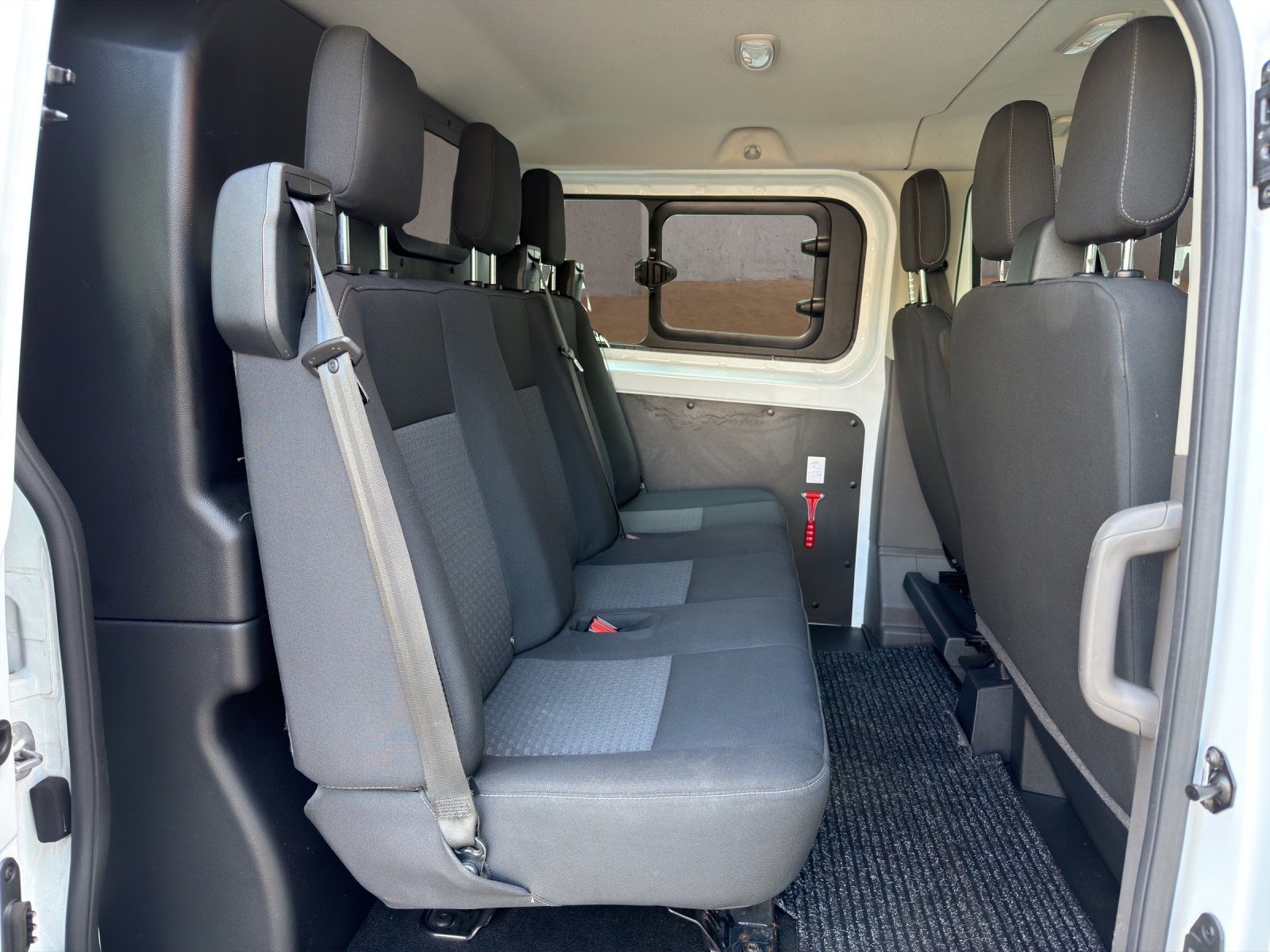 FORD Transit Custom Van 300 L1H1 DK Trend-image-8