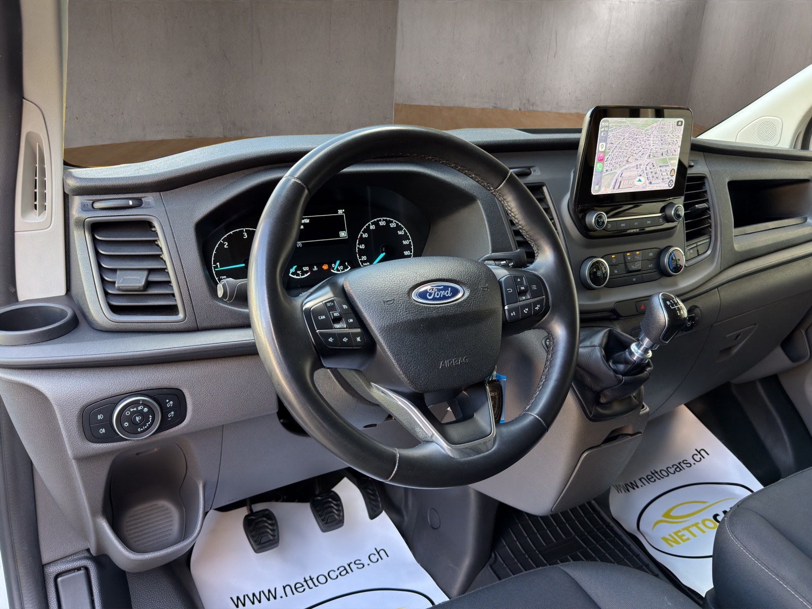 FORD Transit Custom Van 300 L1H1 DK Trend-image-10