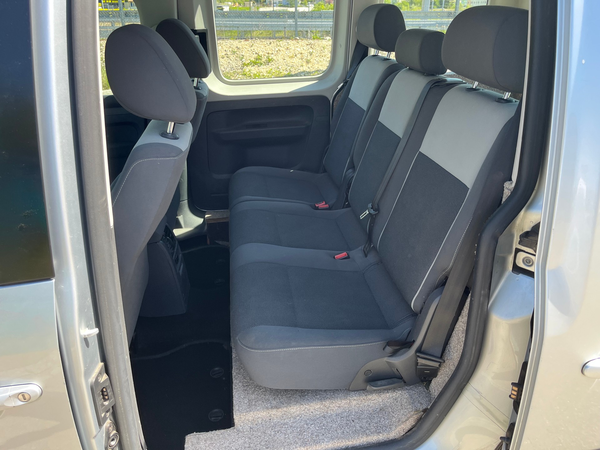 VW Caddy 1.6 TDI CR Trendline-image-9