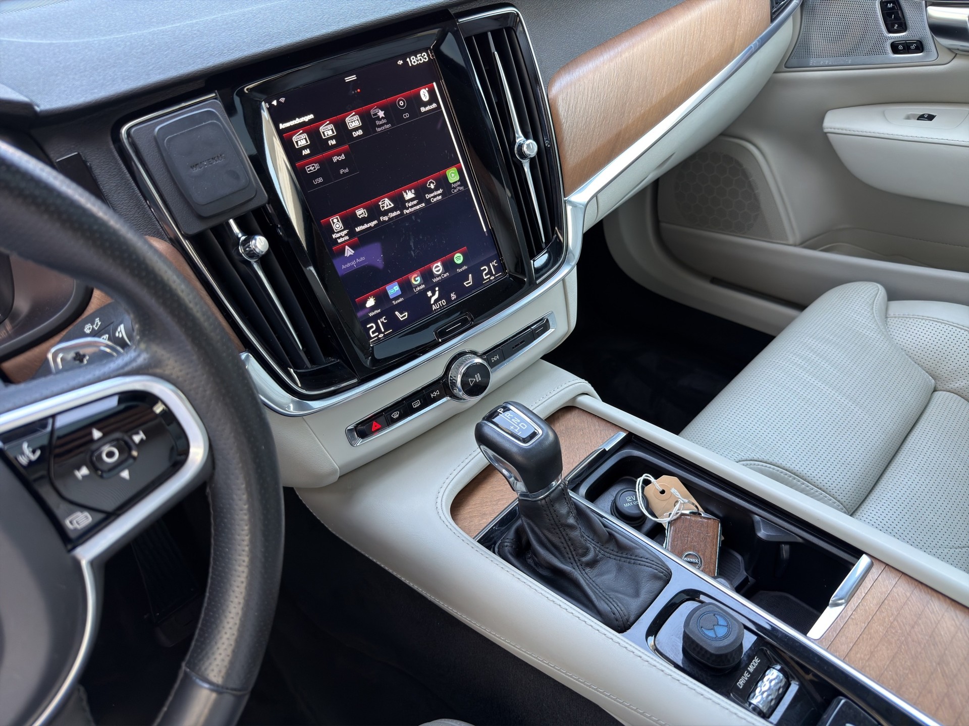 VOLVO S90 D5 AWD Inscription Geartronic Powerpulse-image-15