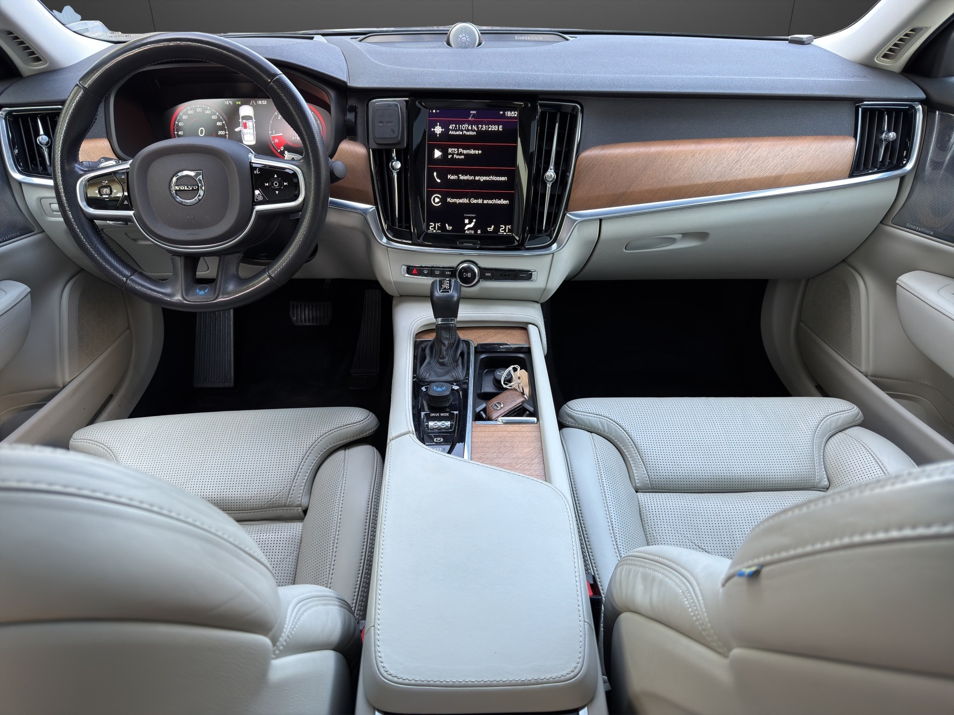 VOLVO S90 D5 AWD Inscription Geartronic Powerpulse-image-10