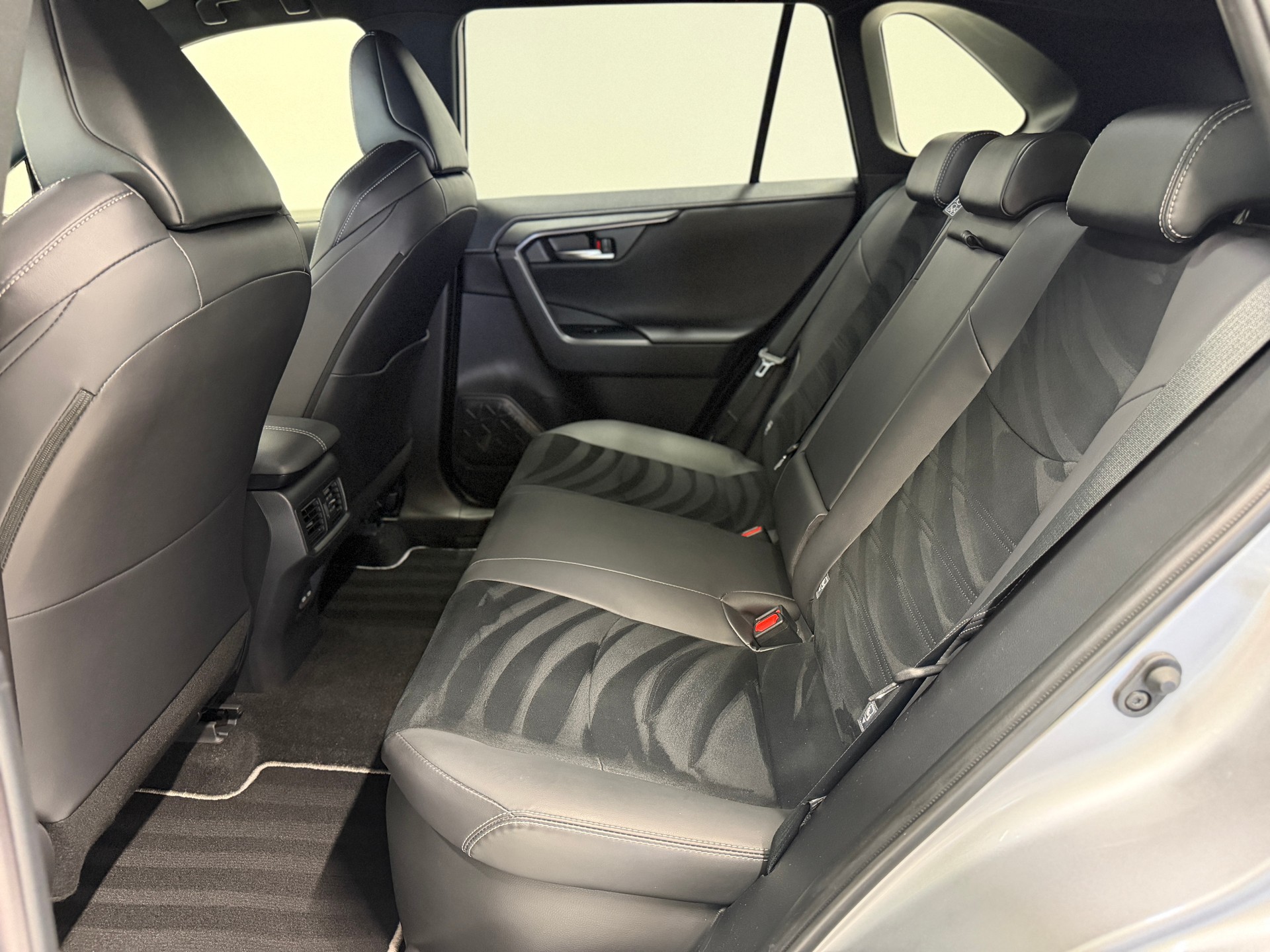 TOYOTA RAV-4 2.5 HSD GR Sport e-CVT 4WD-image-11
