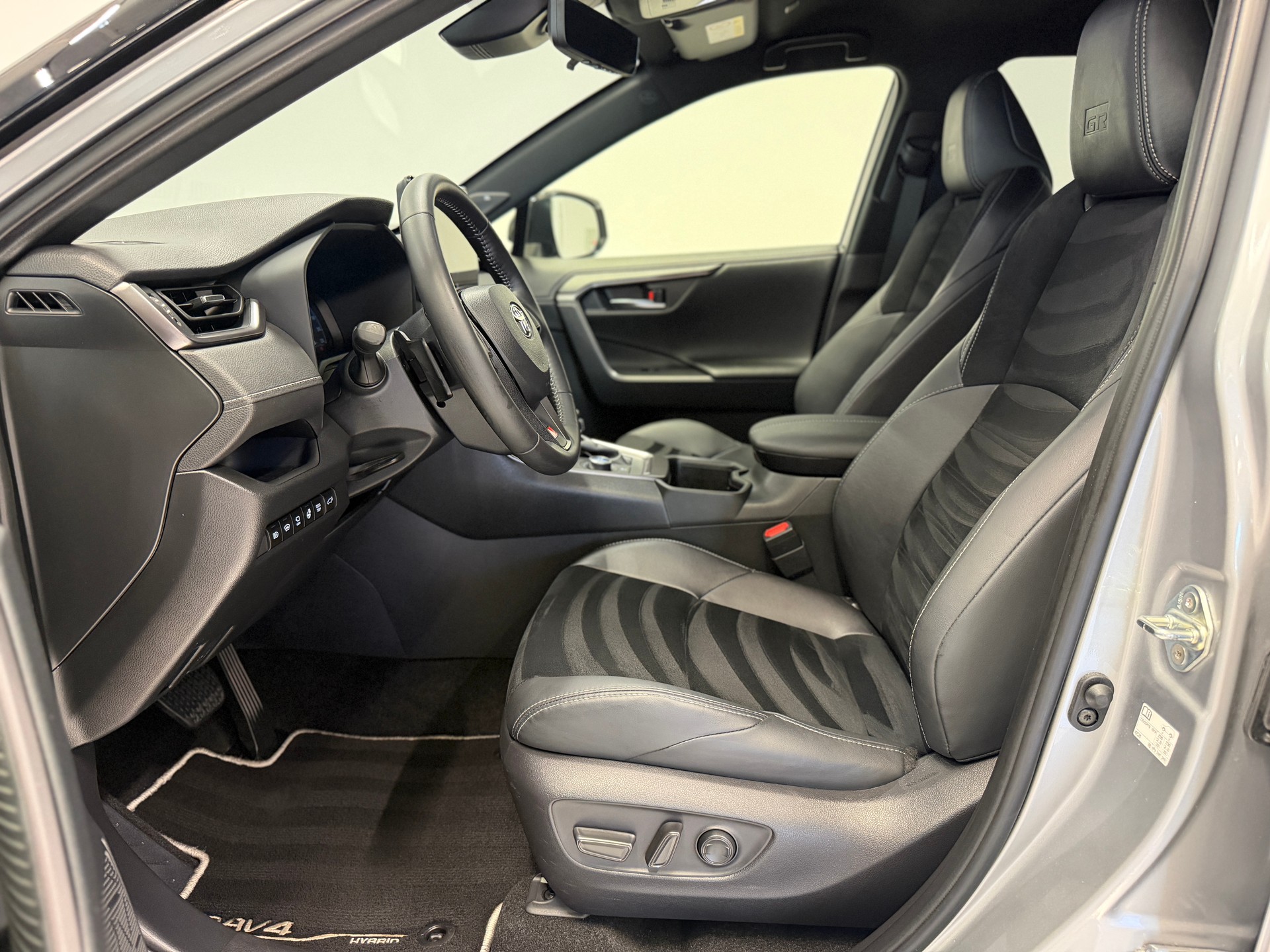 TOYOTA RAV-4 2.5 HSD GR Sport e-CVT 4WD-image-9