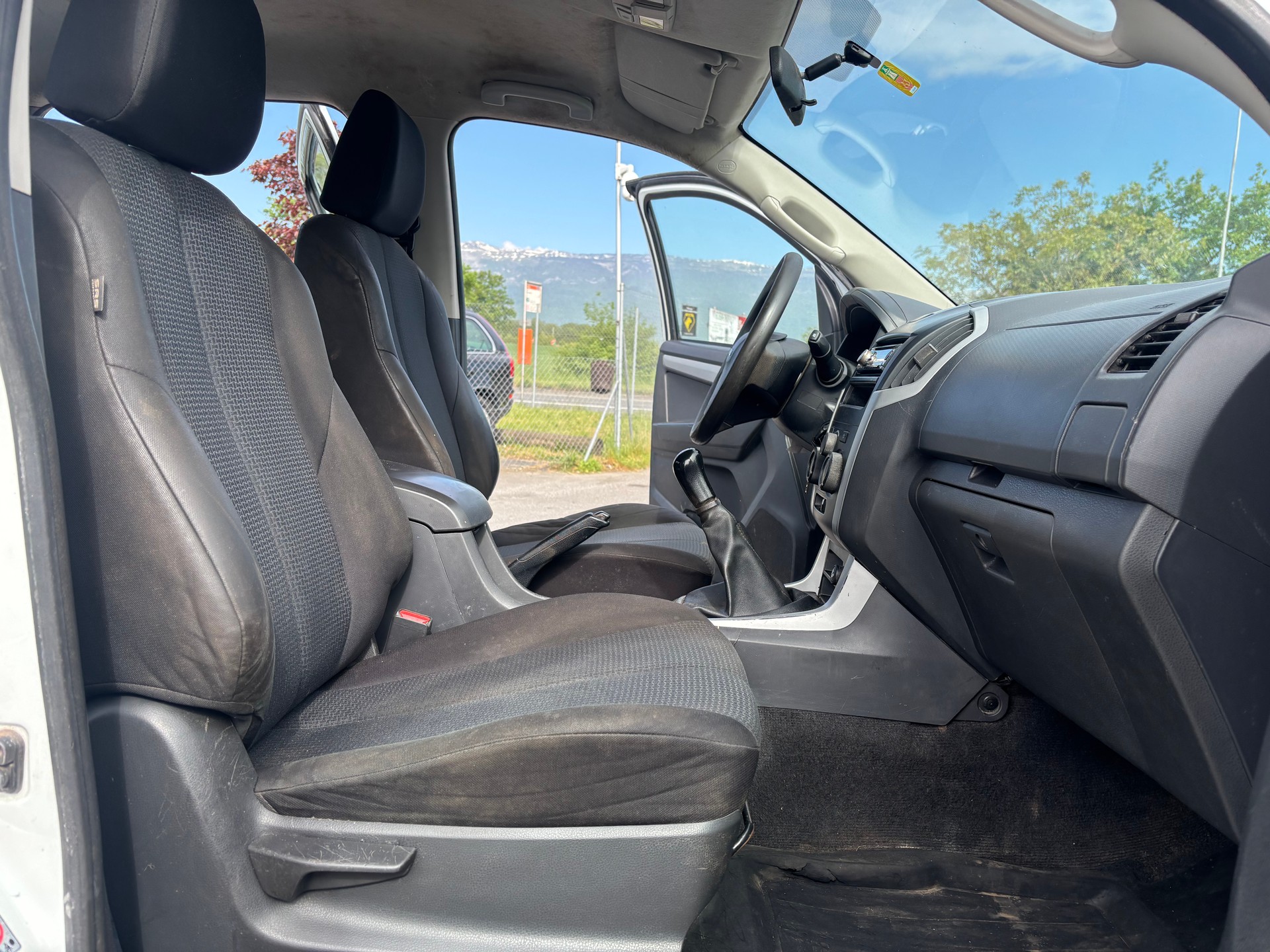 ISUZU D-MAX 2.5 Crew Cab Planet 4x4-image-11