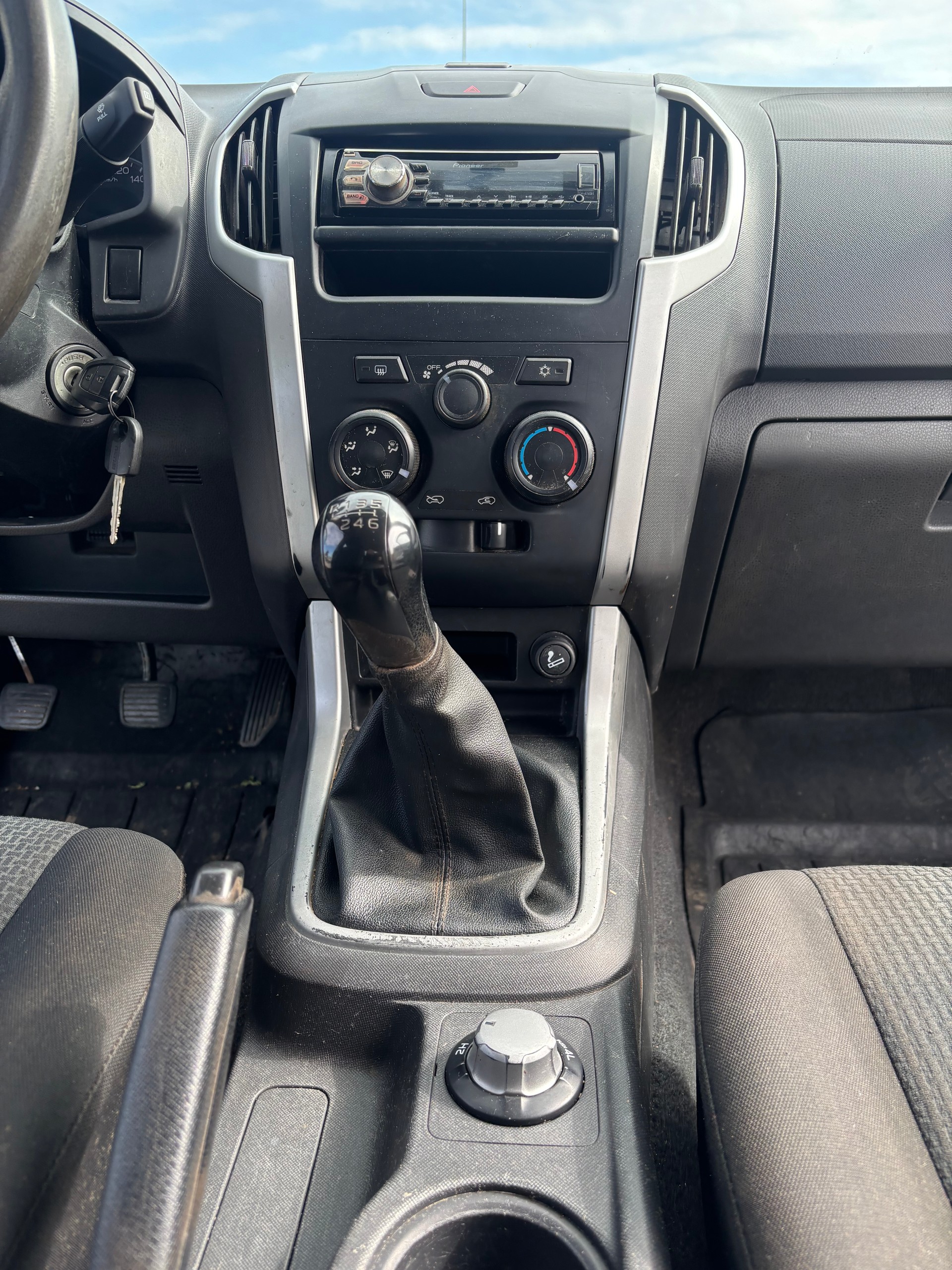 ISUZU D-MAX 2.5 Crew Cab Planet 4x4-image-7