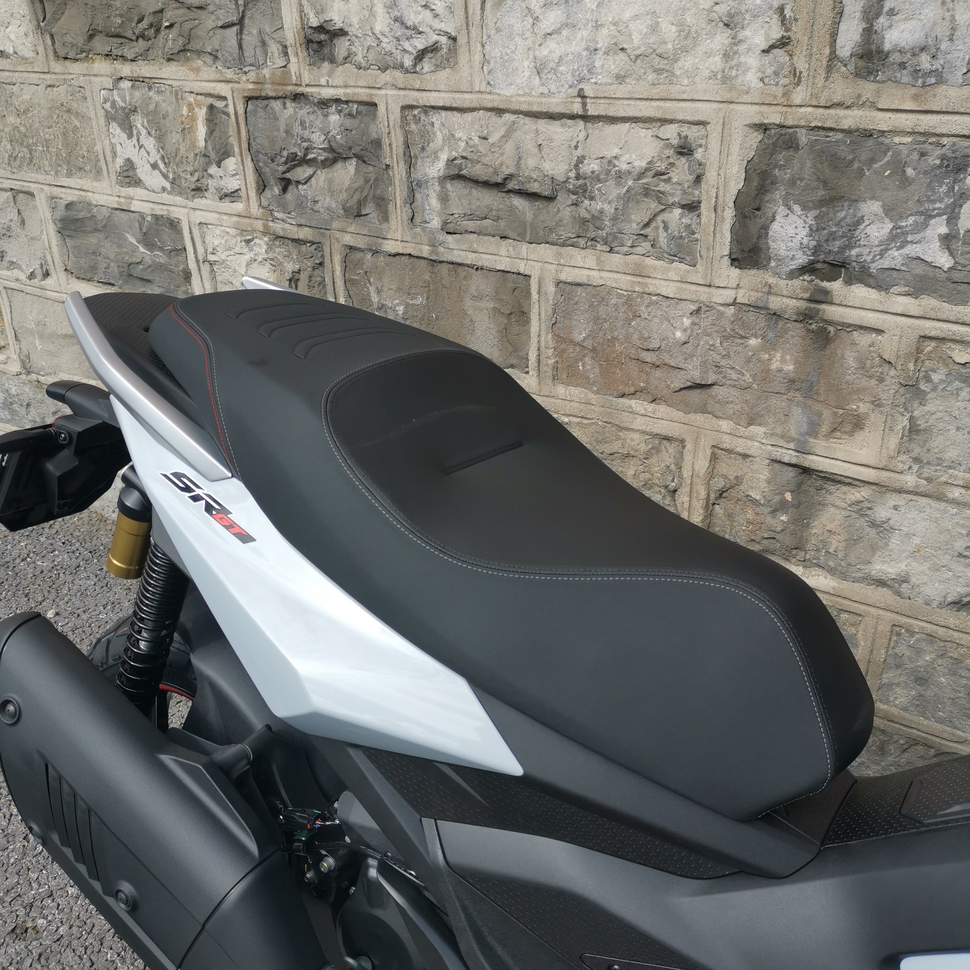 APRILIA SR 400 GT-image-5