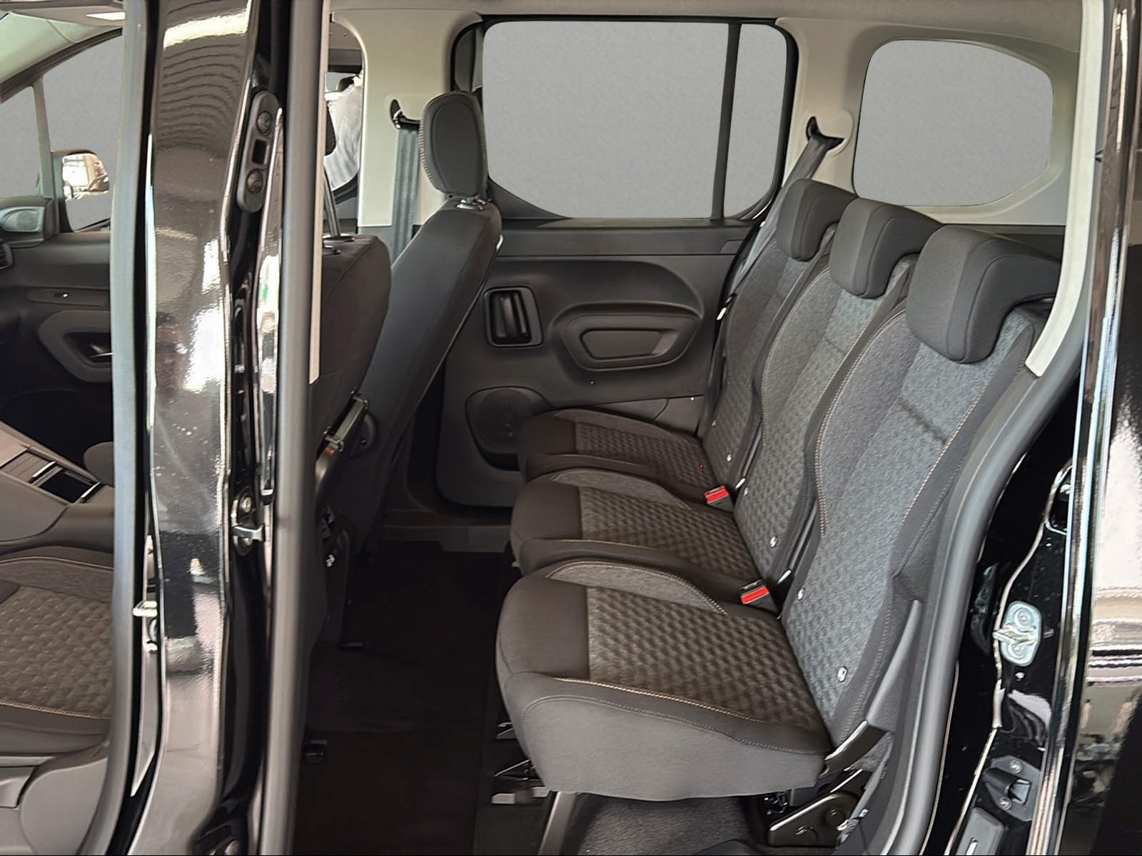 PEUGEOT Rifter 1.5 BlueHDi GT EAT8-image-6