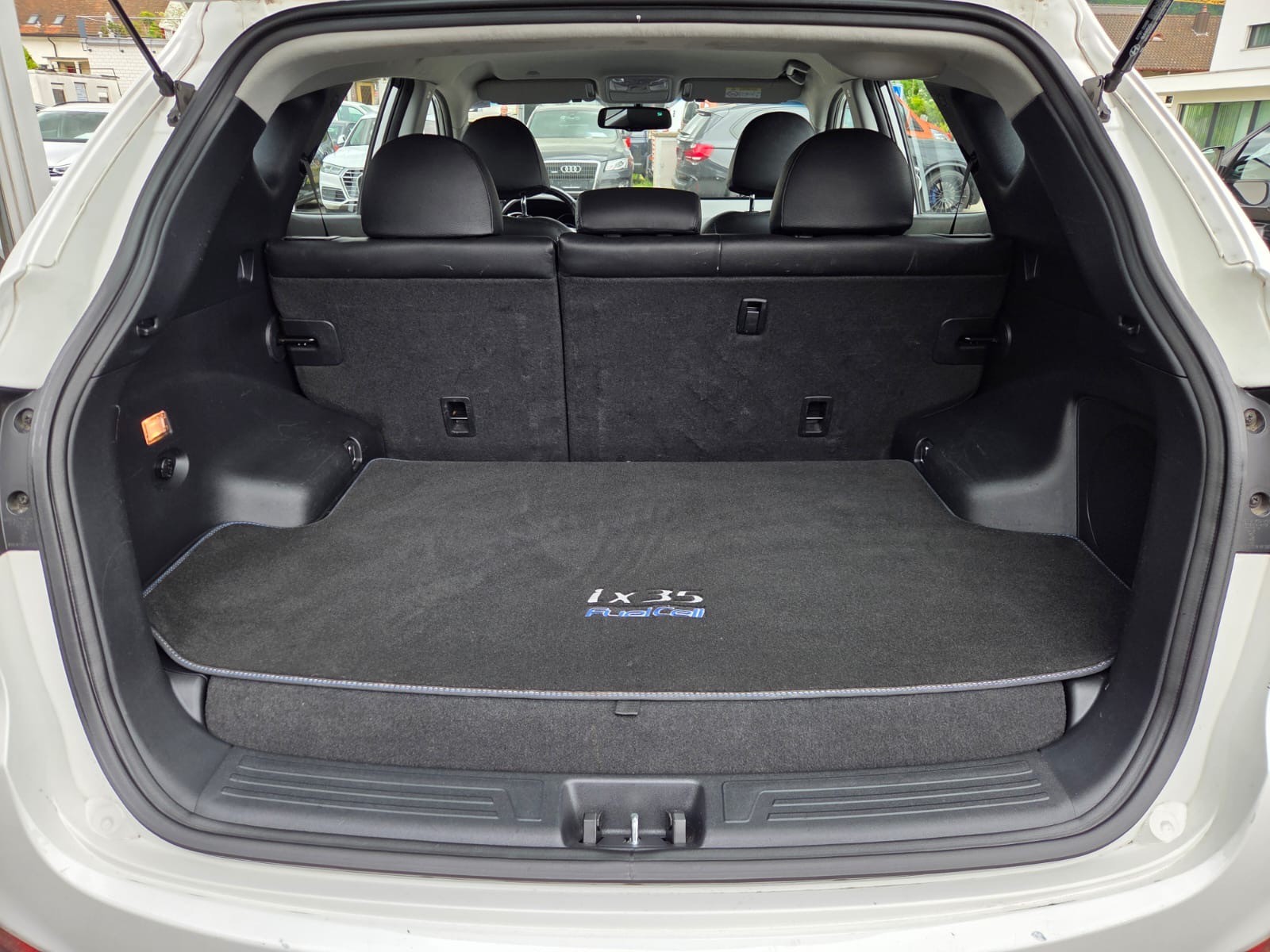 HYUNDAI iX 35 Fuel Cell 2WD-image-13