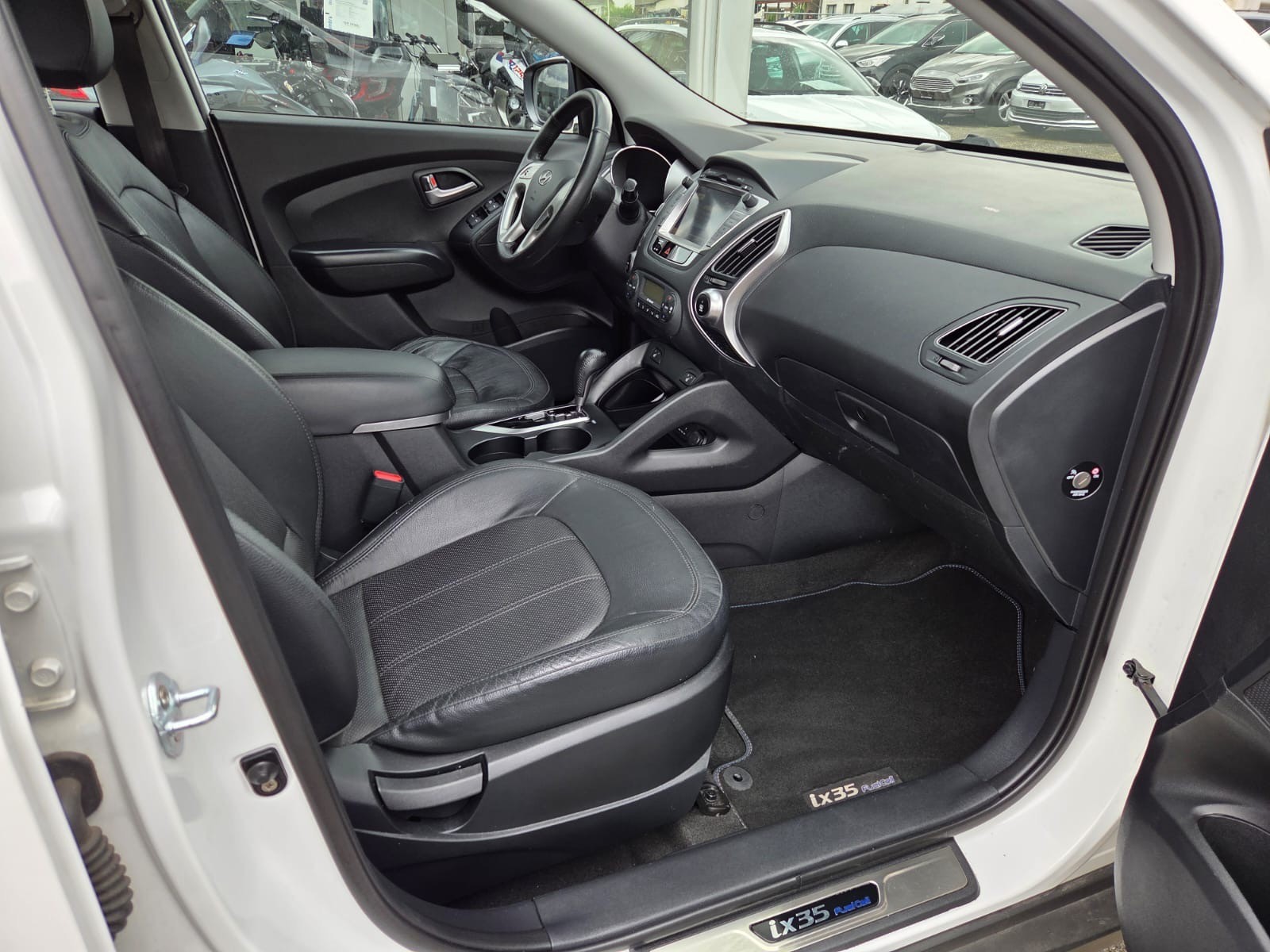 HYUNDAI iX 35 Fuel Cell 2WD-image-9