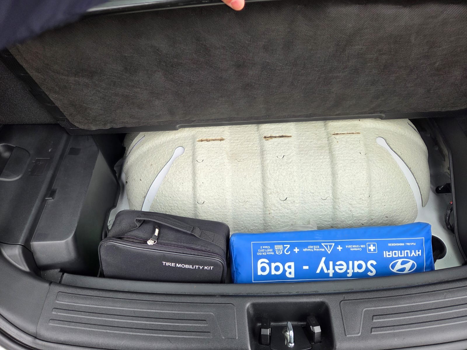 HYUNDAI iX 35 Fuel Cell 2WD-image-12