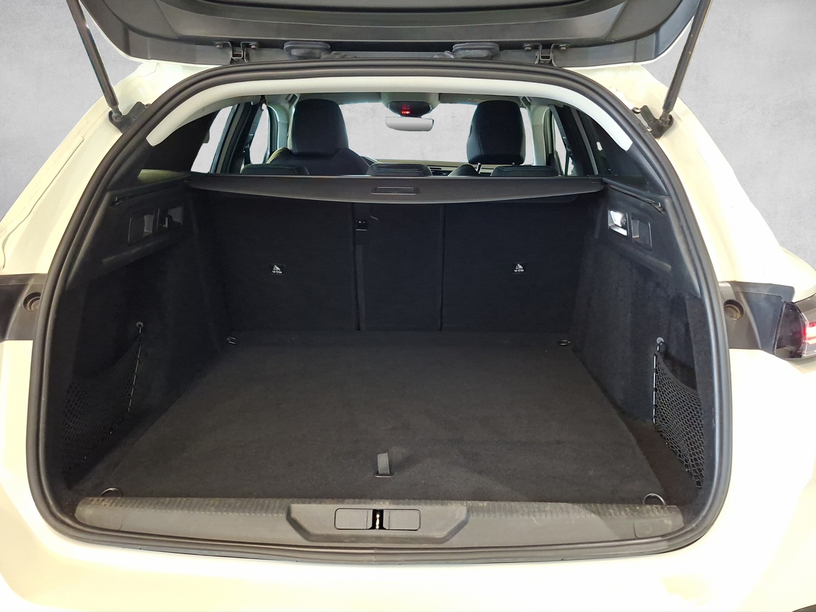 PEUGEOT 308 SW 1.6 PHEV 180 Allure Pack-image-12