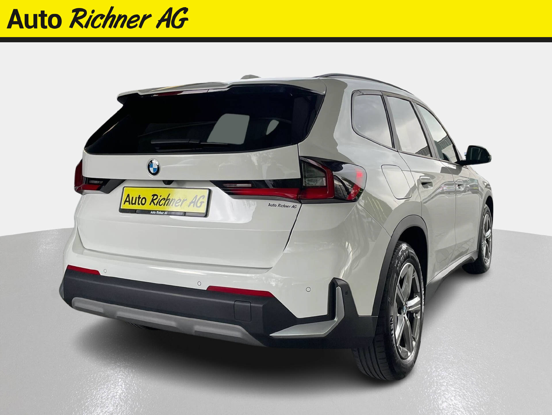 BMW X1 20d xDrive-showroom-element-3