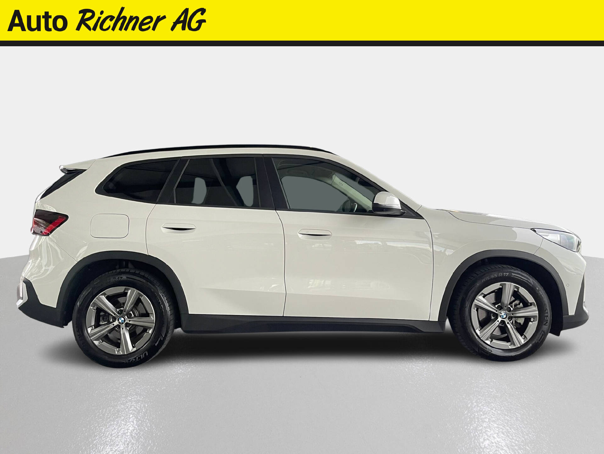 BMW X1 20d xDrive-showroom-element-2