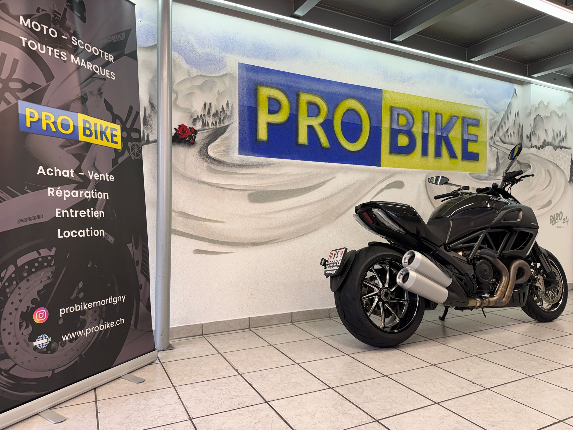 DUCATI Diavel 1200 Carbon-image-2