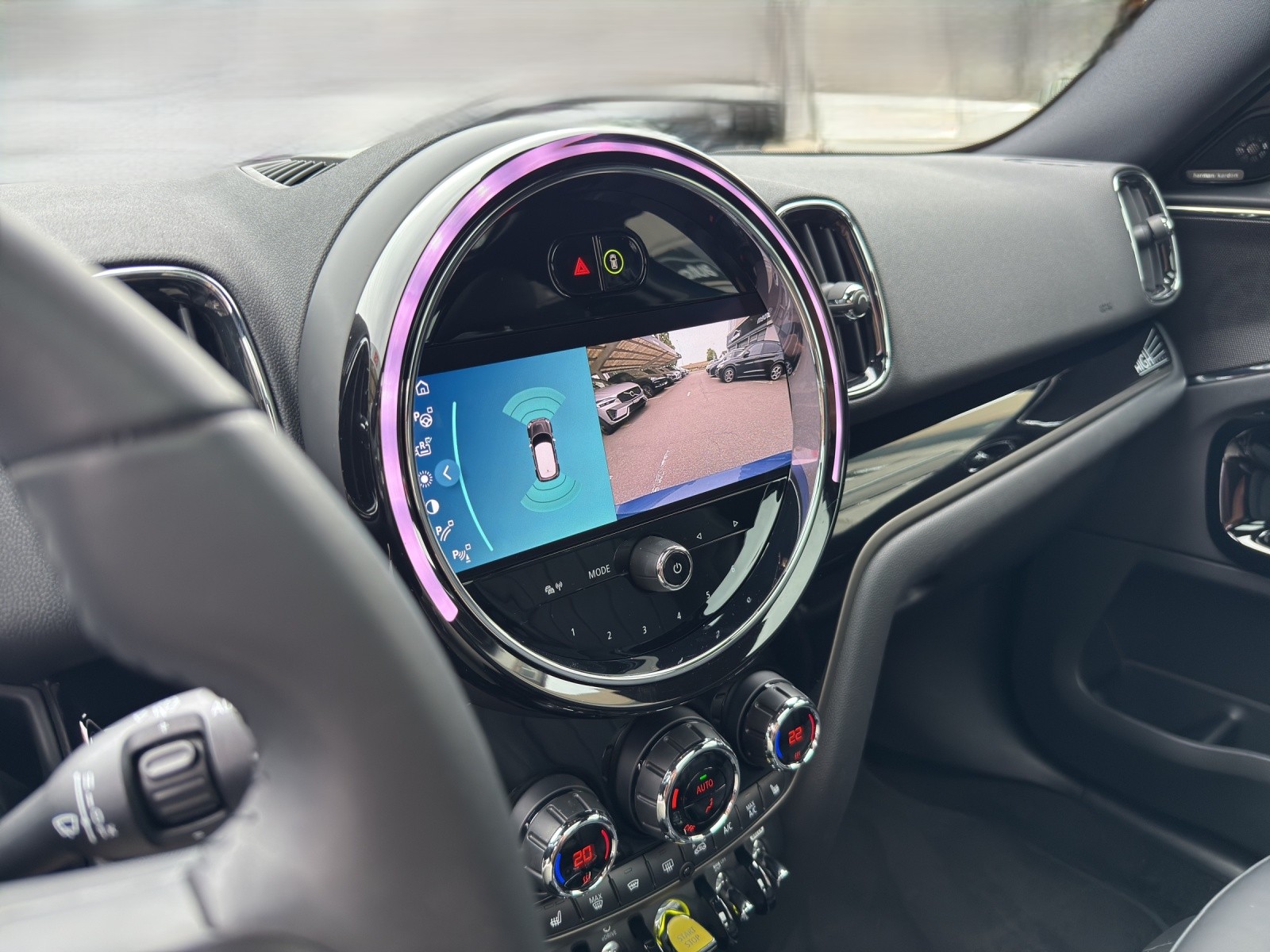 MINI Countryman Cooper SE ALL4 PHEV Highland-image-11