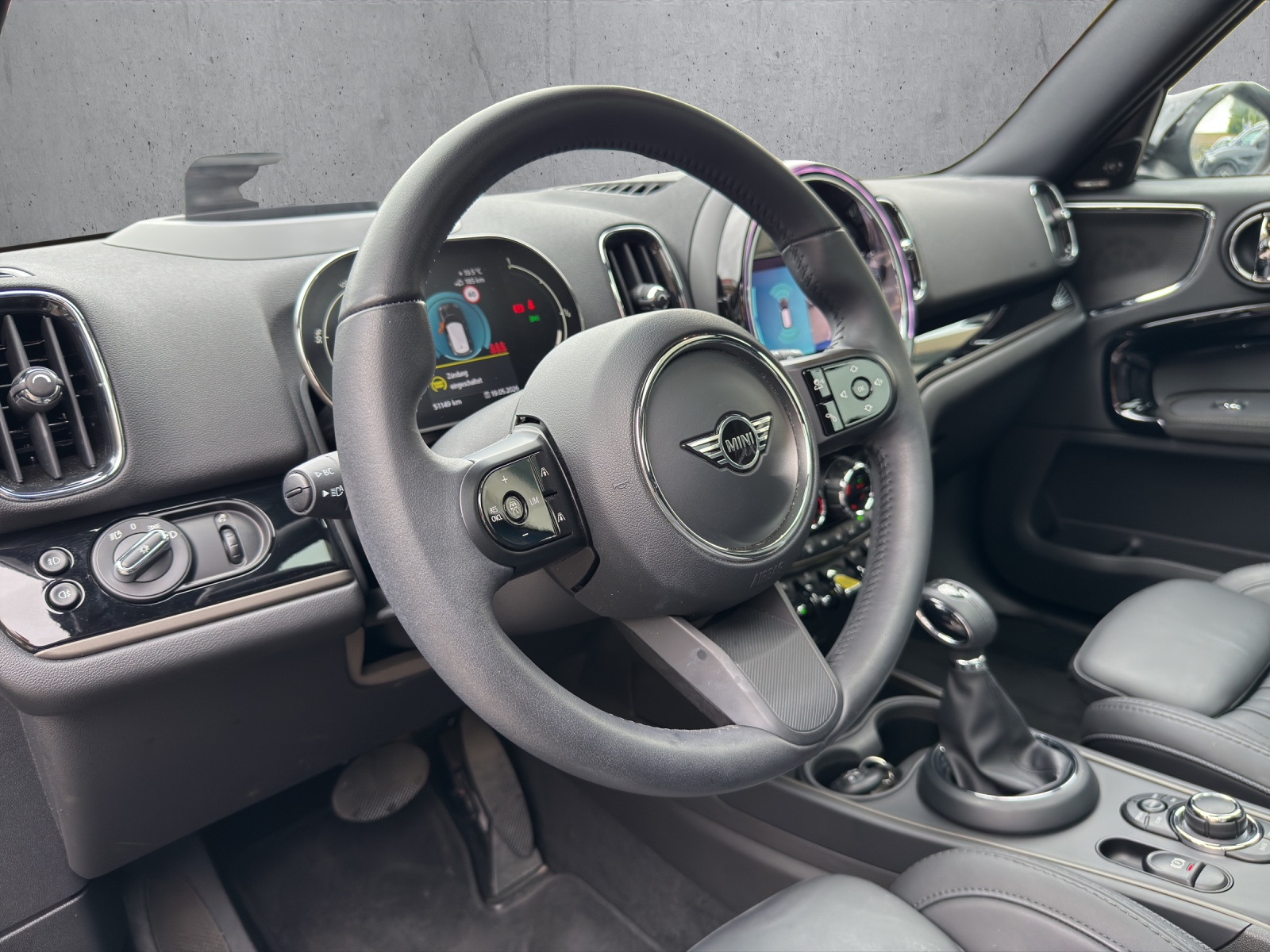 MINI Countryman Cooper SE ALL4 PHEV Highland-image-10