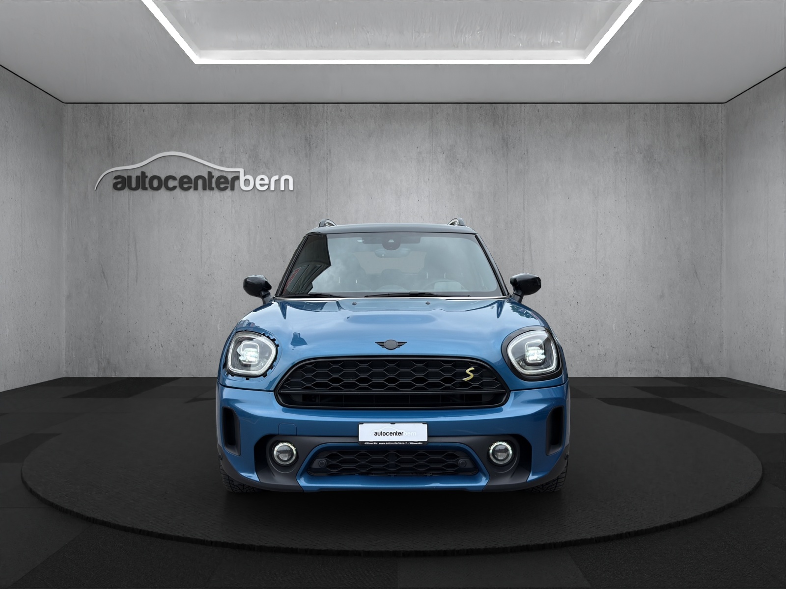 MINI Countryman Cooper SE ALL4 PHEV Highland-image-1