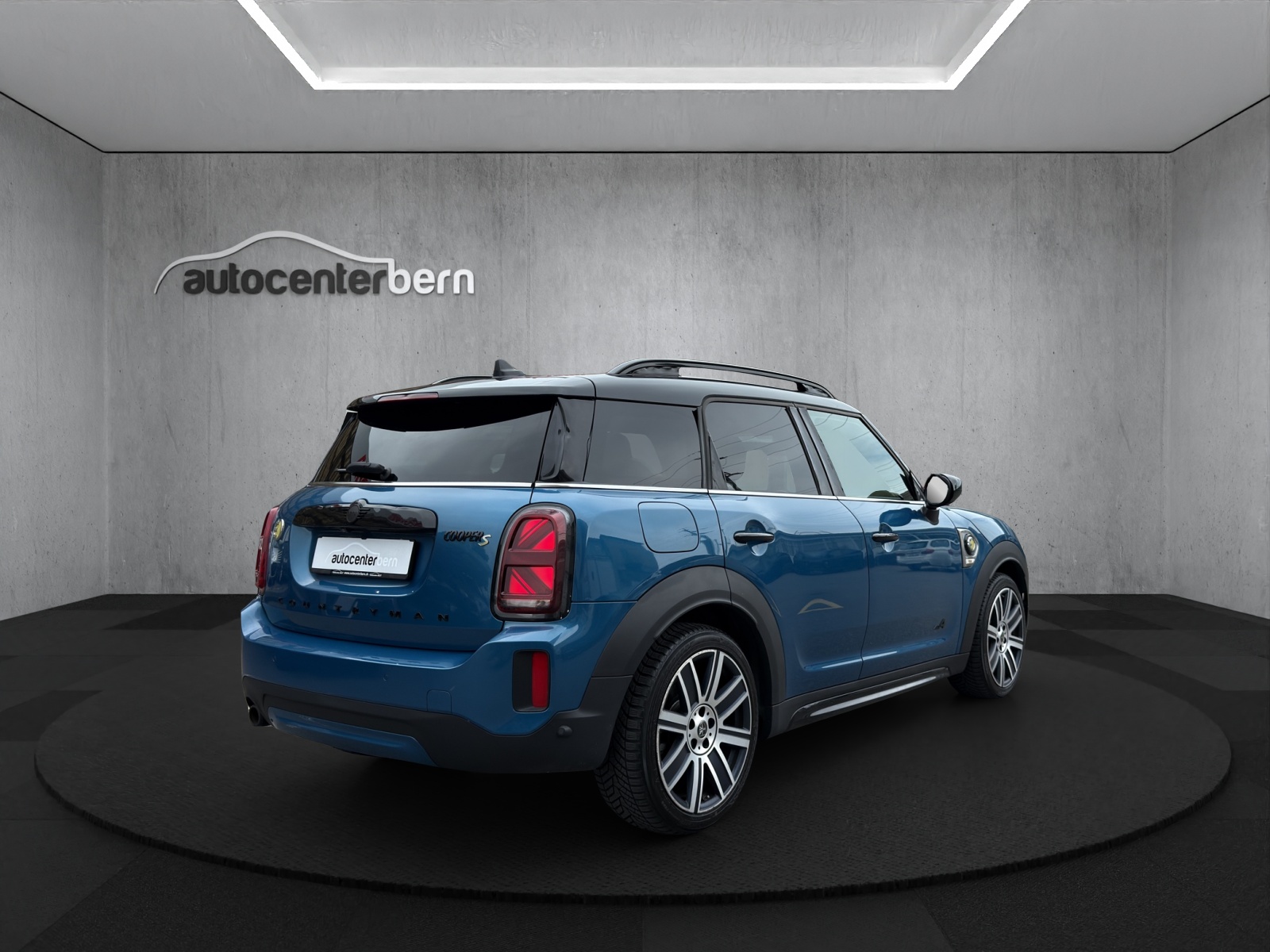 MINI Countryman Cooper SE ALL4 PHEV Highland-image-6