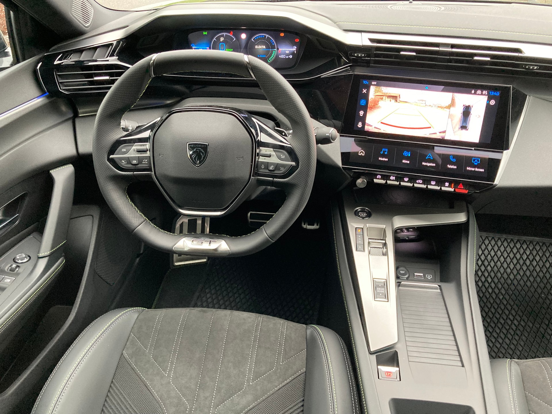 PEUGEOT 408 1.6 PHEV 180 GT-image-10