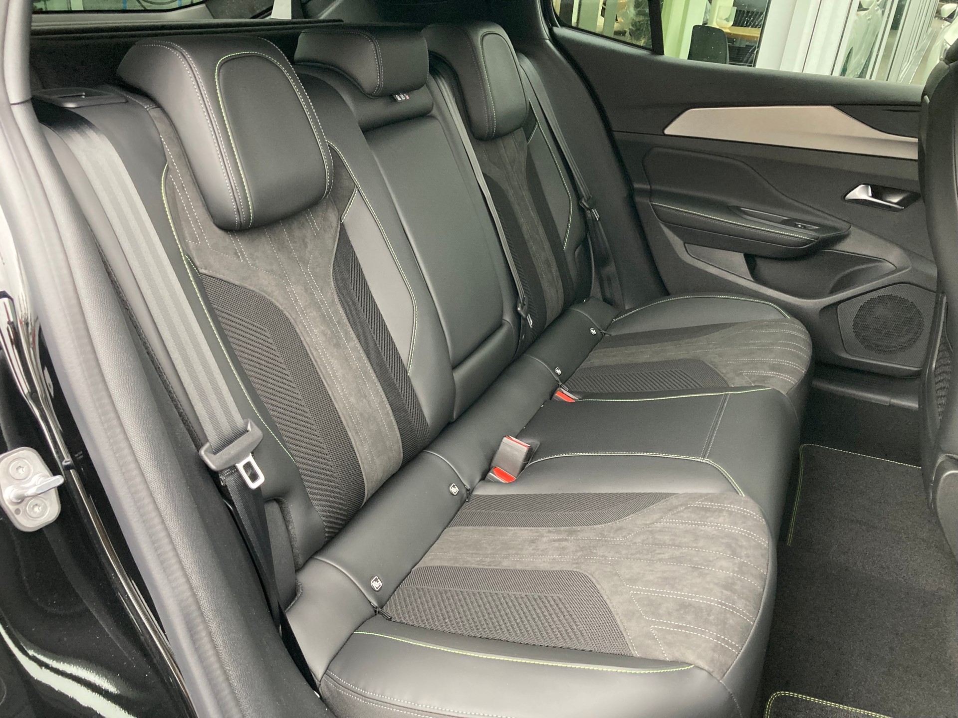 PEUGEOT 408 1.6 PHEV 180 GT-image-6