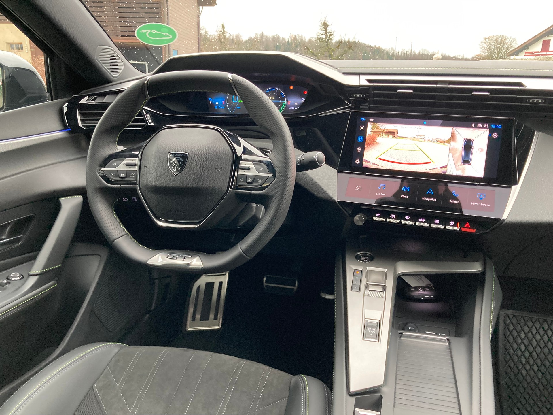 PEUGEOT 408 1.6 PHEV 180 GT-image-11