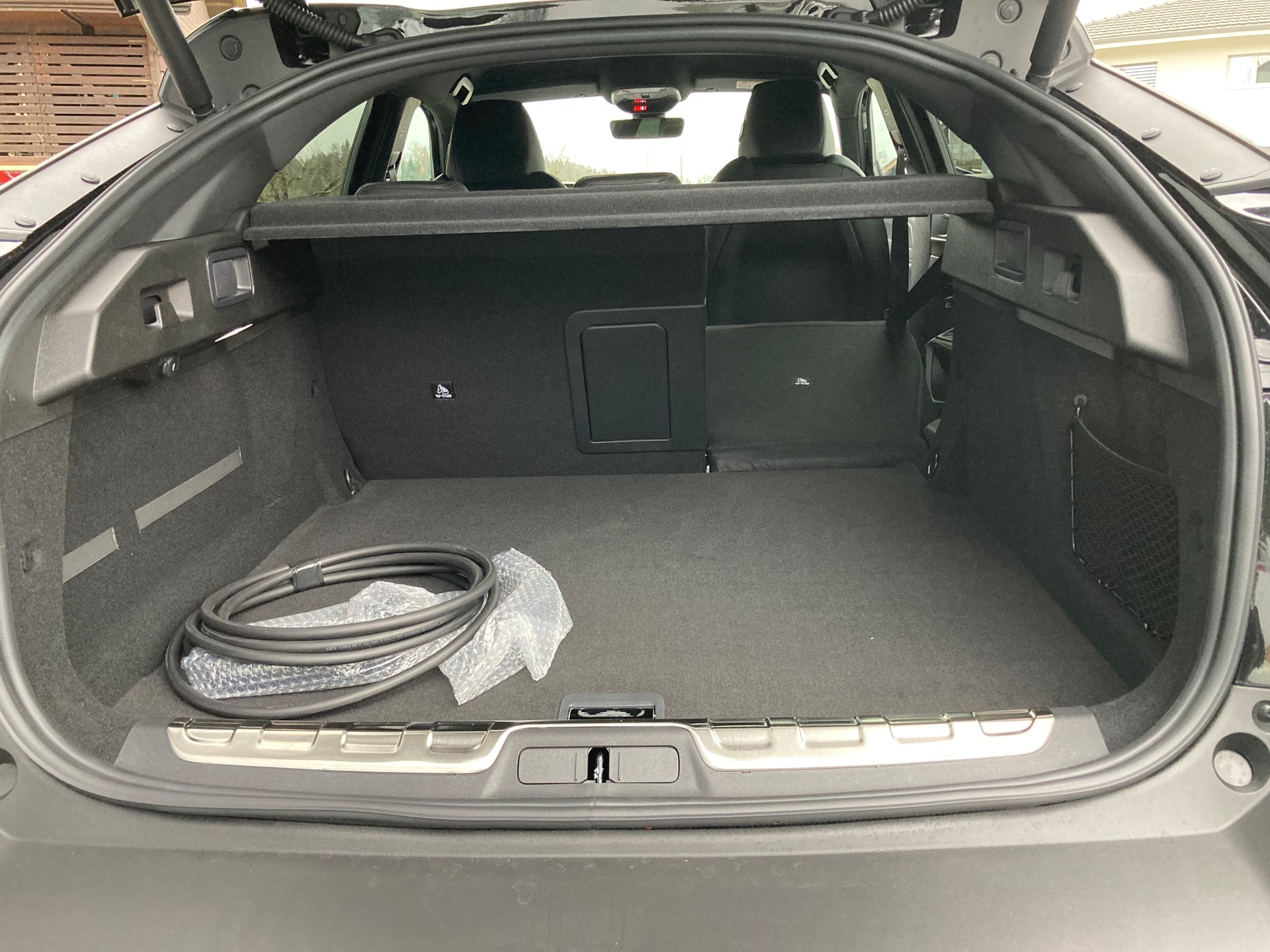 PEUGEOT 408 1.6 PHEV 180 GT-image-5