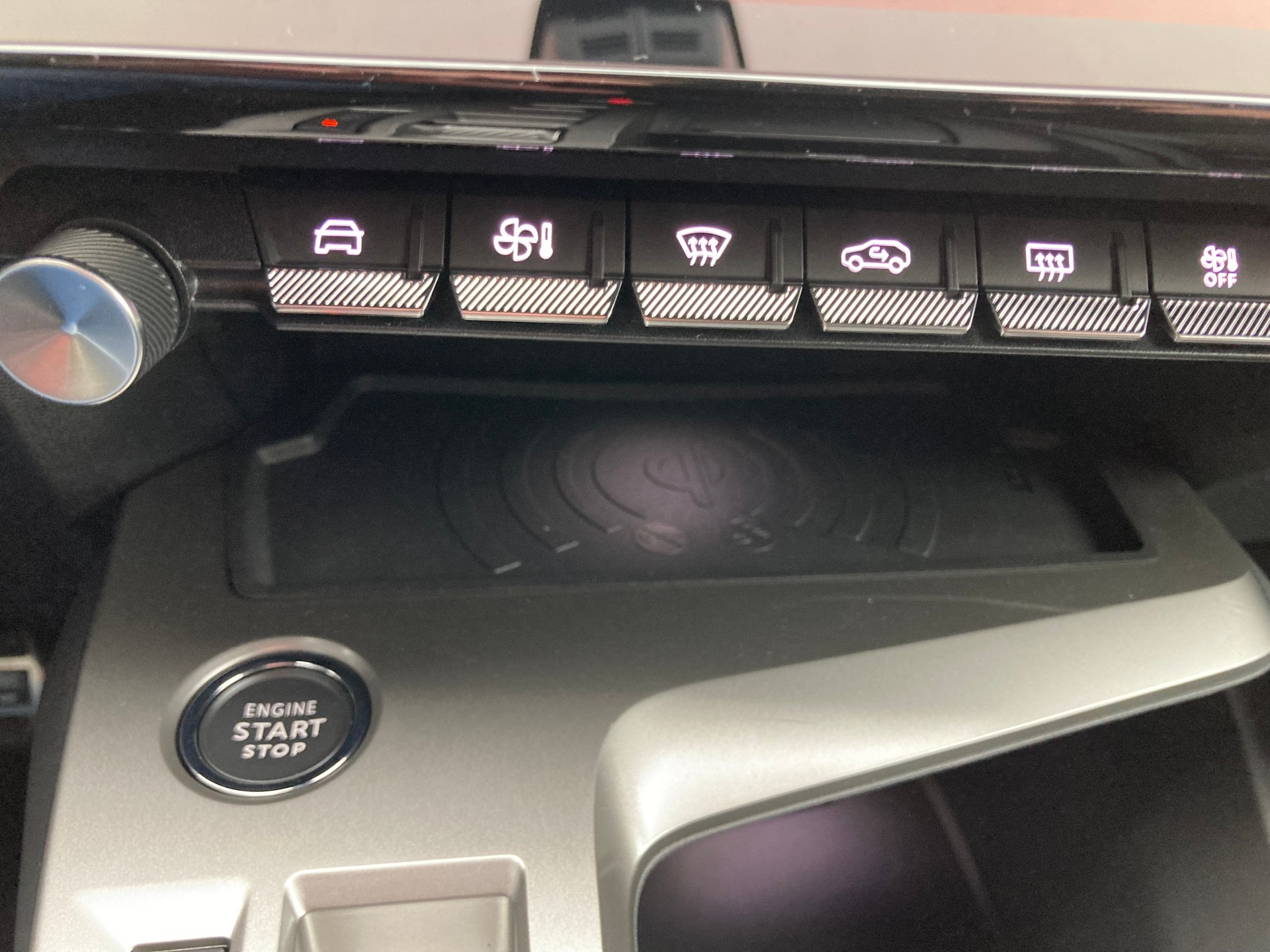 PEUGEOT 408 1.6 PHEV 180 GT-image-13