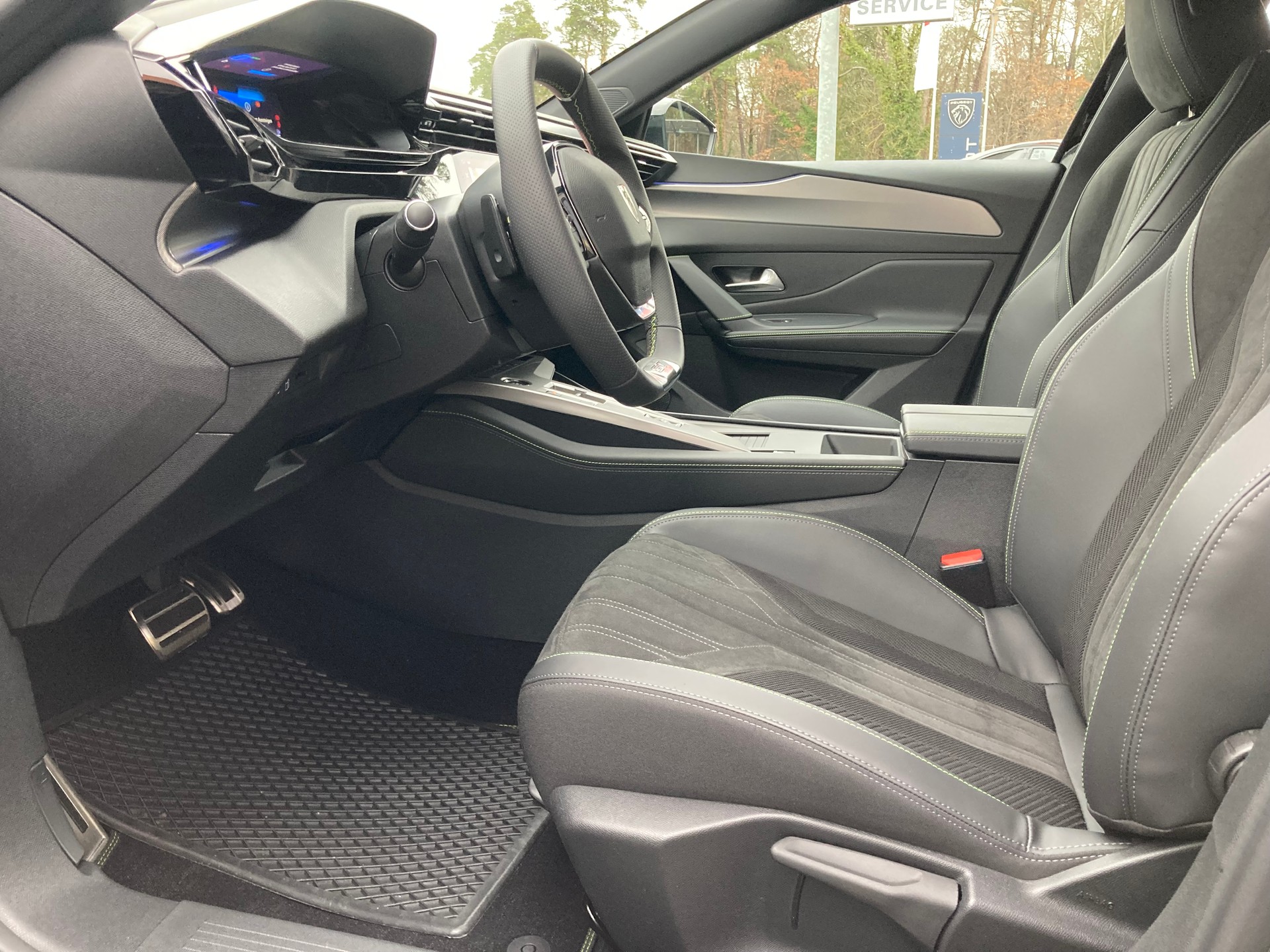 PEUGEOT 408 1.6 PHEV 180 GT-image-12