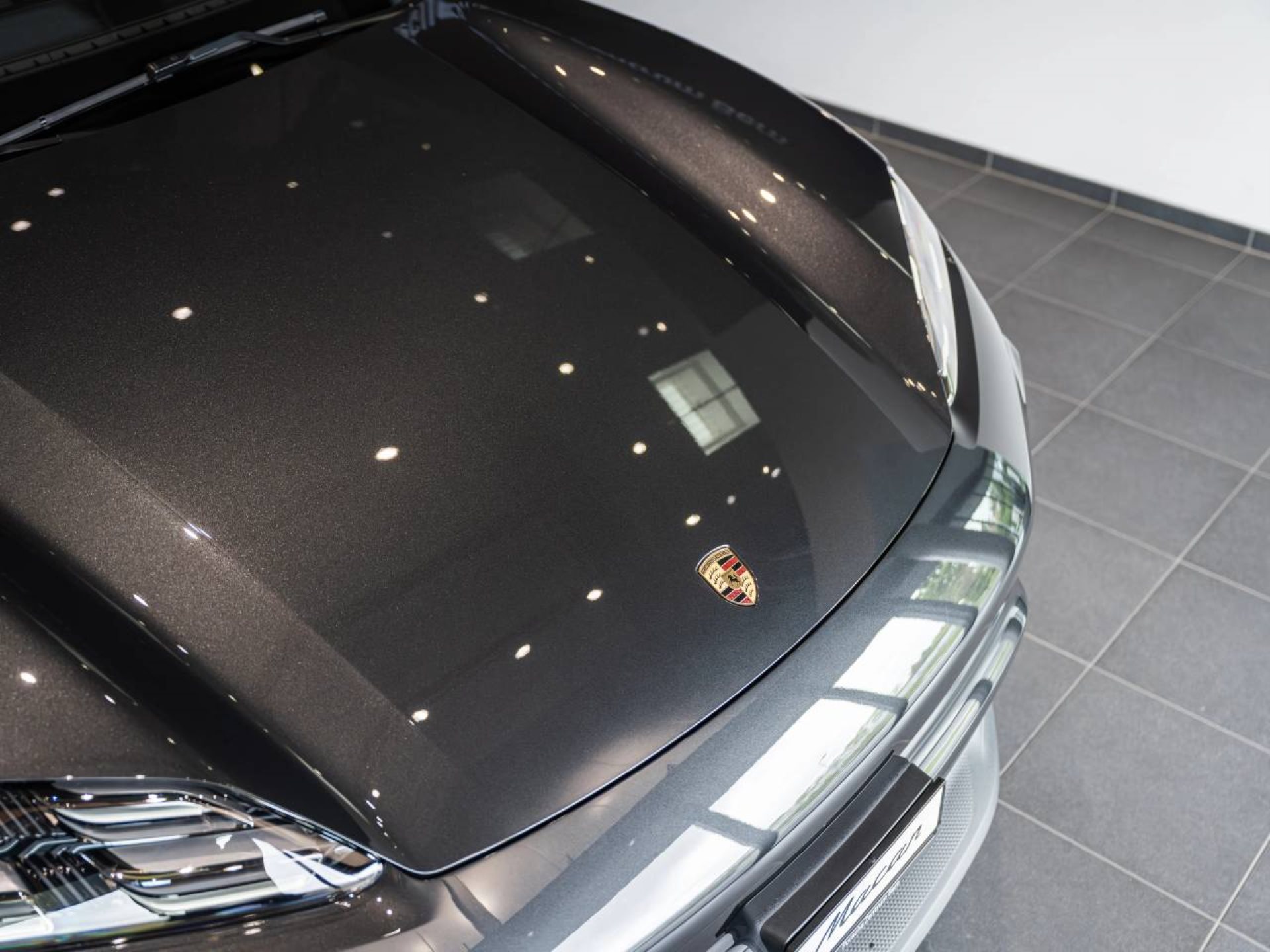 PORSCHE Macan-image-24