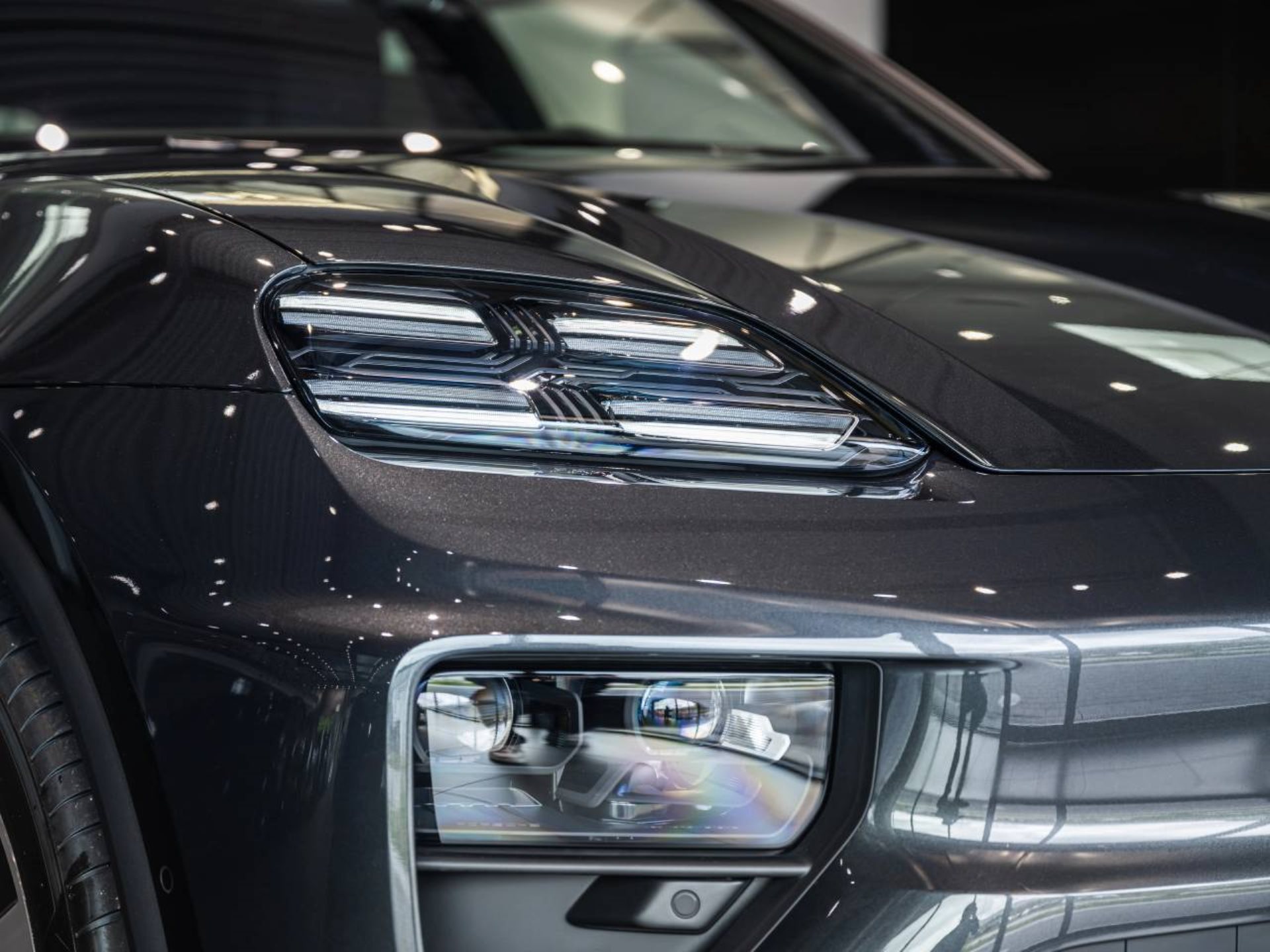 PORSCHE Macan-image-23