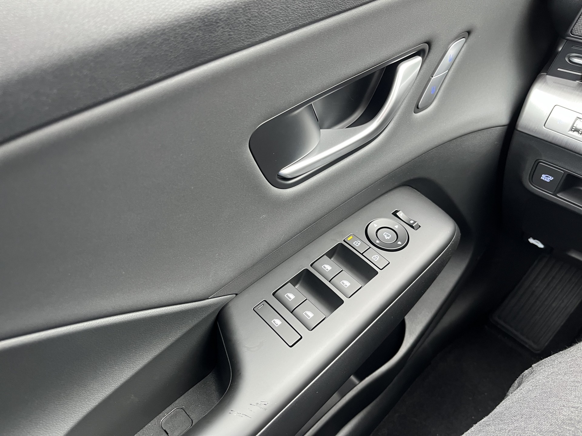 HYUNDAI Kona 1.6 GDi HEV Vertex DCT-image-15