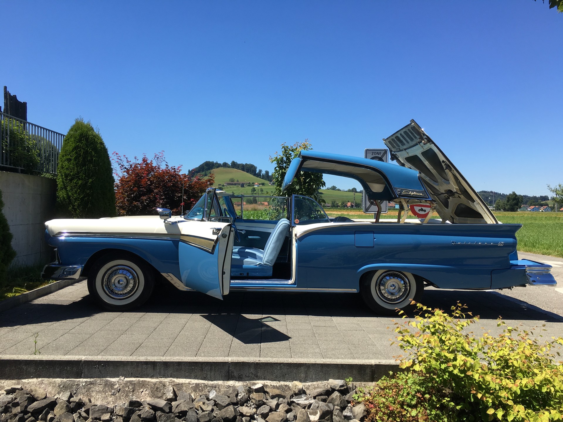 FORD Skyliner-image-3