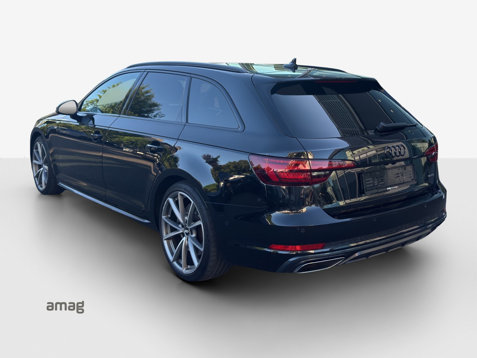 AUDI A4 Avant 45 TFSI Sport Attraction S-tronic quattro-showroom-element-2
