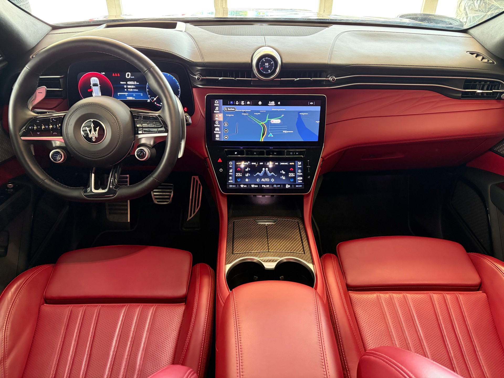 MASERATI Grecale 2.0 MHEV Modena Automatica | CH | Garantie Mai 27 | Leder Rosso | Carbon | HeadUp | 21" | 360 Kamera |-image-13