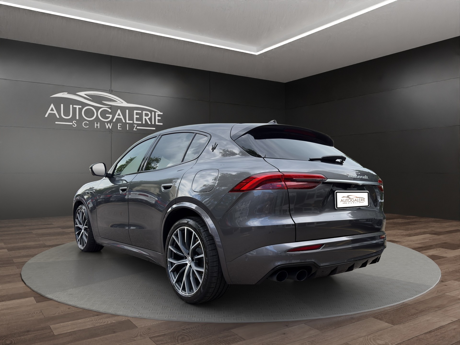 MASERATI Grecale 2.0 MHEV Modena Automatica | CH | Garantie Mai 27 | Leder Rosso | Carbon | HeadUp | 21" | 360 Kamera |-image-3