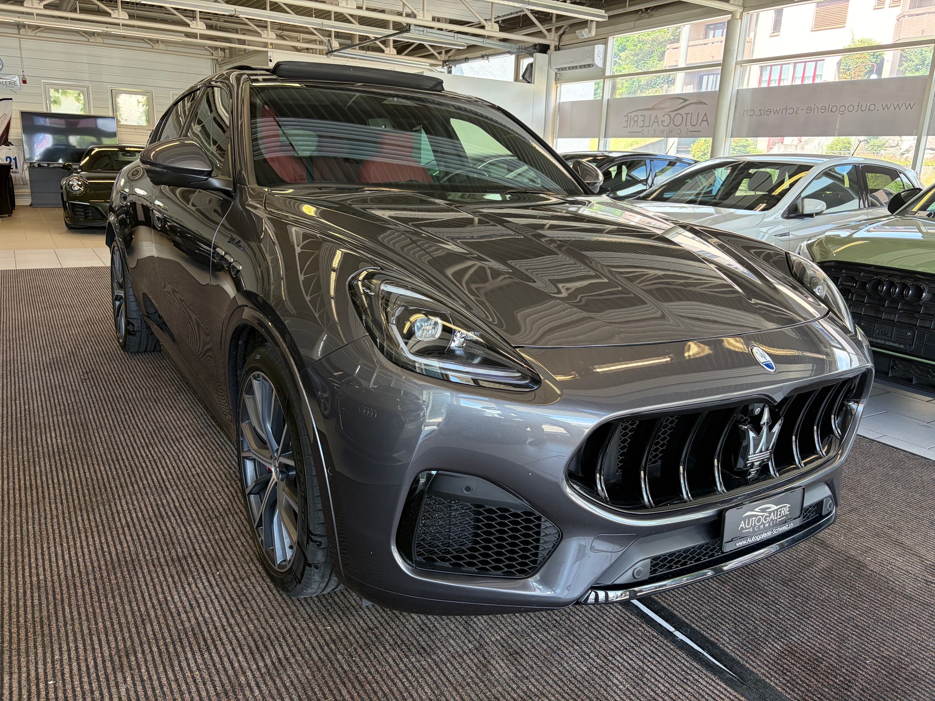 MASERATI Grecale 2.0 MHEV Modena Automatica | CH | Garantie Mai 27 | Leder Rosso | Carbon | HeadUp | 21" | 360 Kamera |-image-32