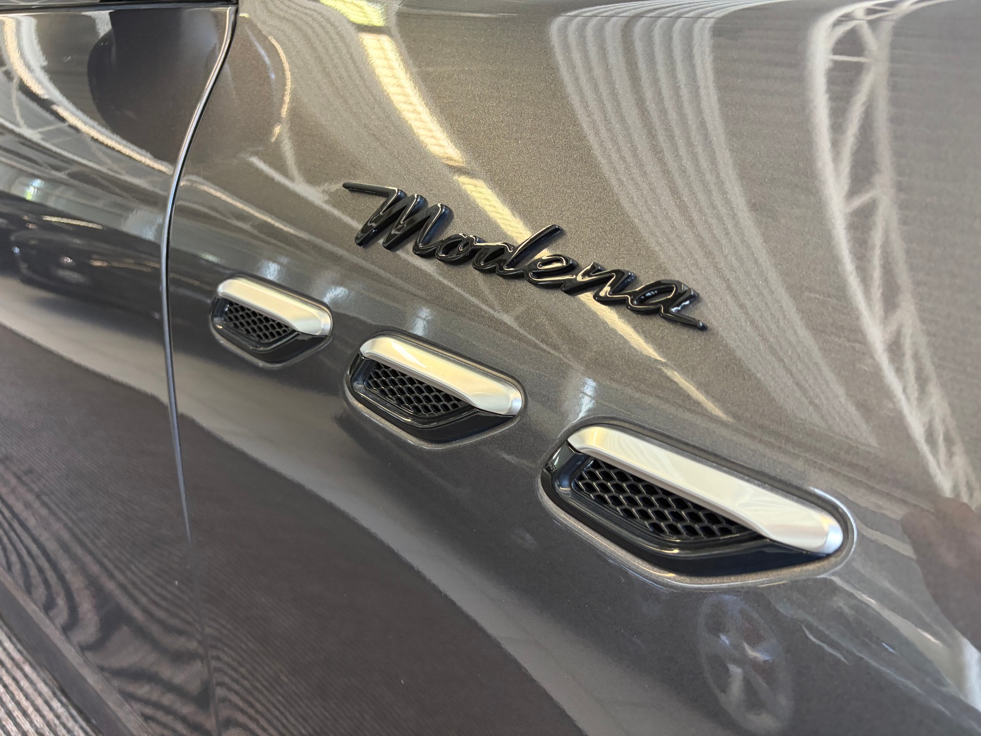 MASERATI Grecale 2.0 MHEV Modena Automatica | CH | Garantie Mai 27 | Leder Rosso | Carbon | HeadUp | 21" | 360 Kamera |-image-33