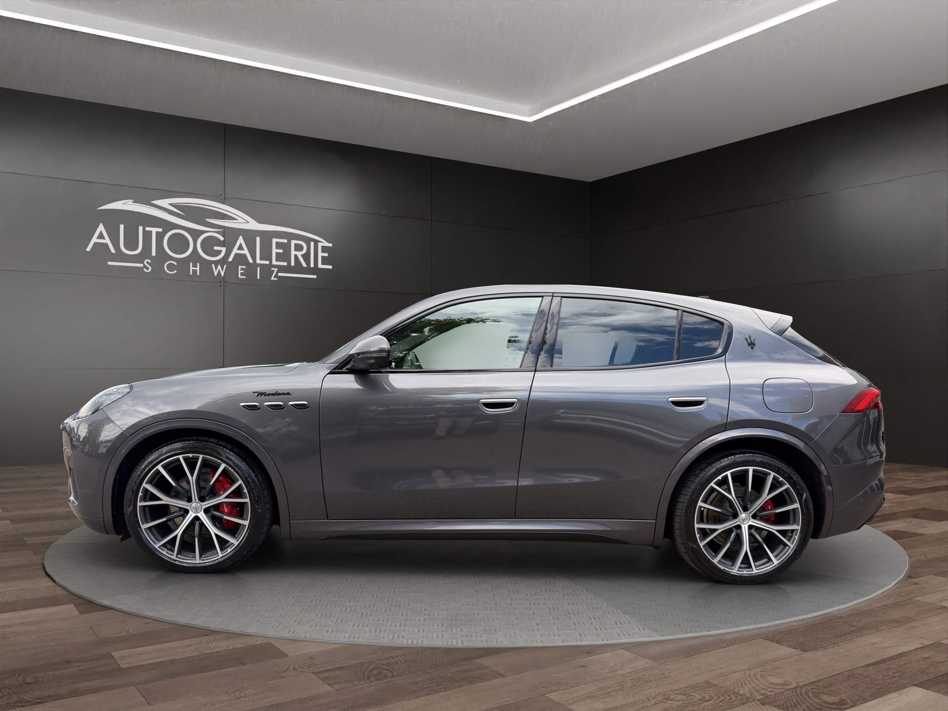 MASERATI Grecale 2.0 MHEV Modena Automatica | CH | Garantie Mai 27 | Leder Rosso | Carbon | HeadUp | 21" | 360 Kamera |-image-2