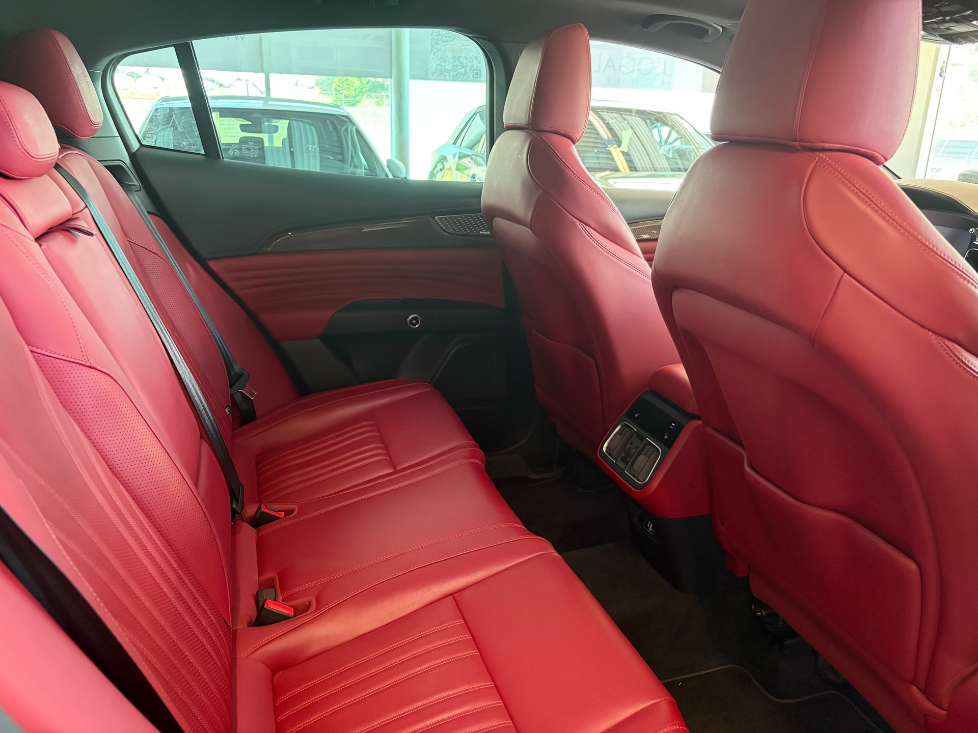 MASERATI Grecale 2.0 MHEV Modena Automatica | CH | Garantie Mai 27 | Leder Rosso | Carbon | HeadUp | 21" | 360 Kamera |-image-29