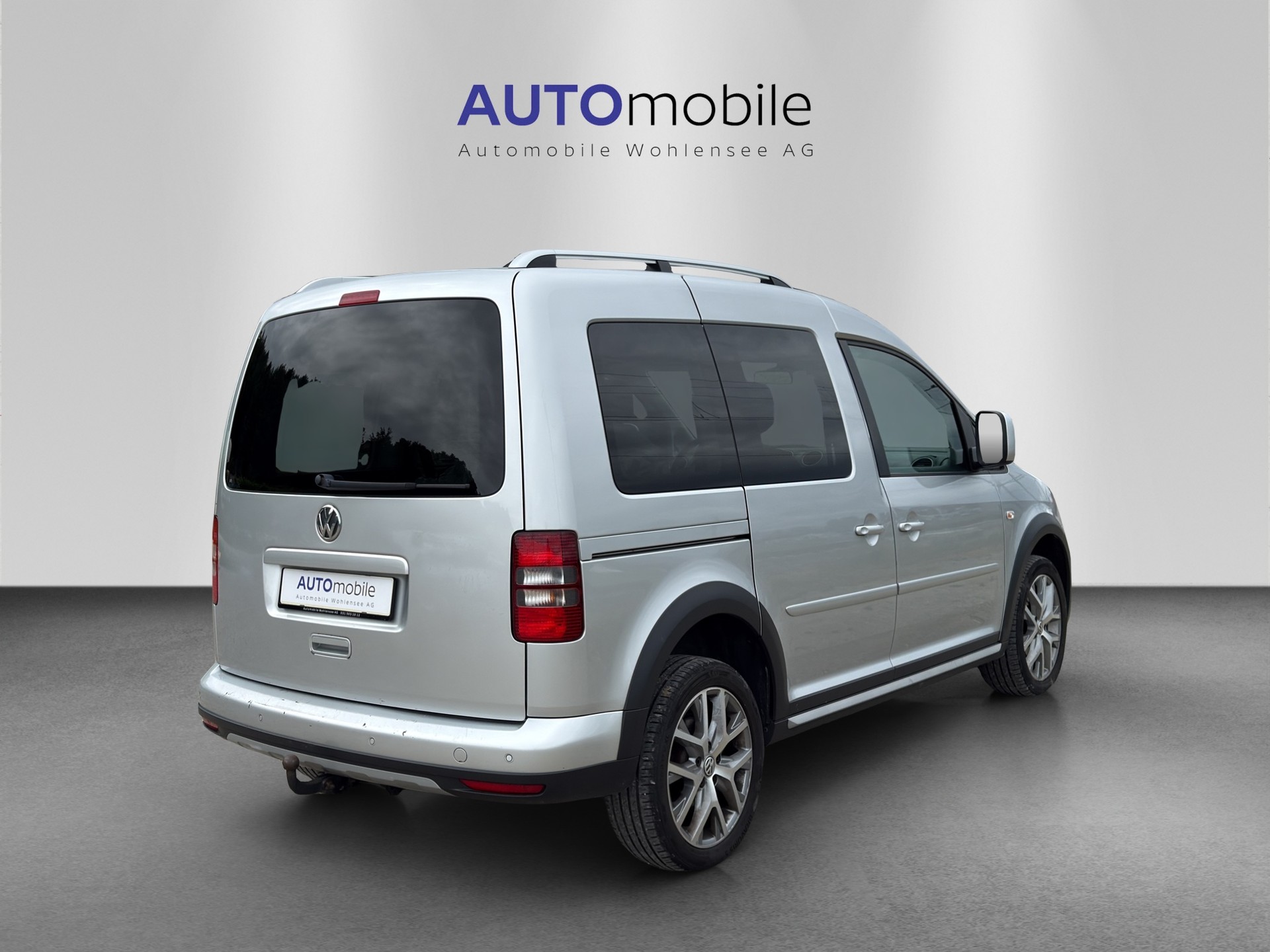 VW Cross Caddy 2.0 TDI 4Motion DSG-image-4