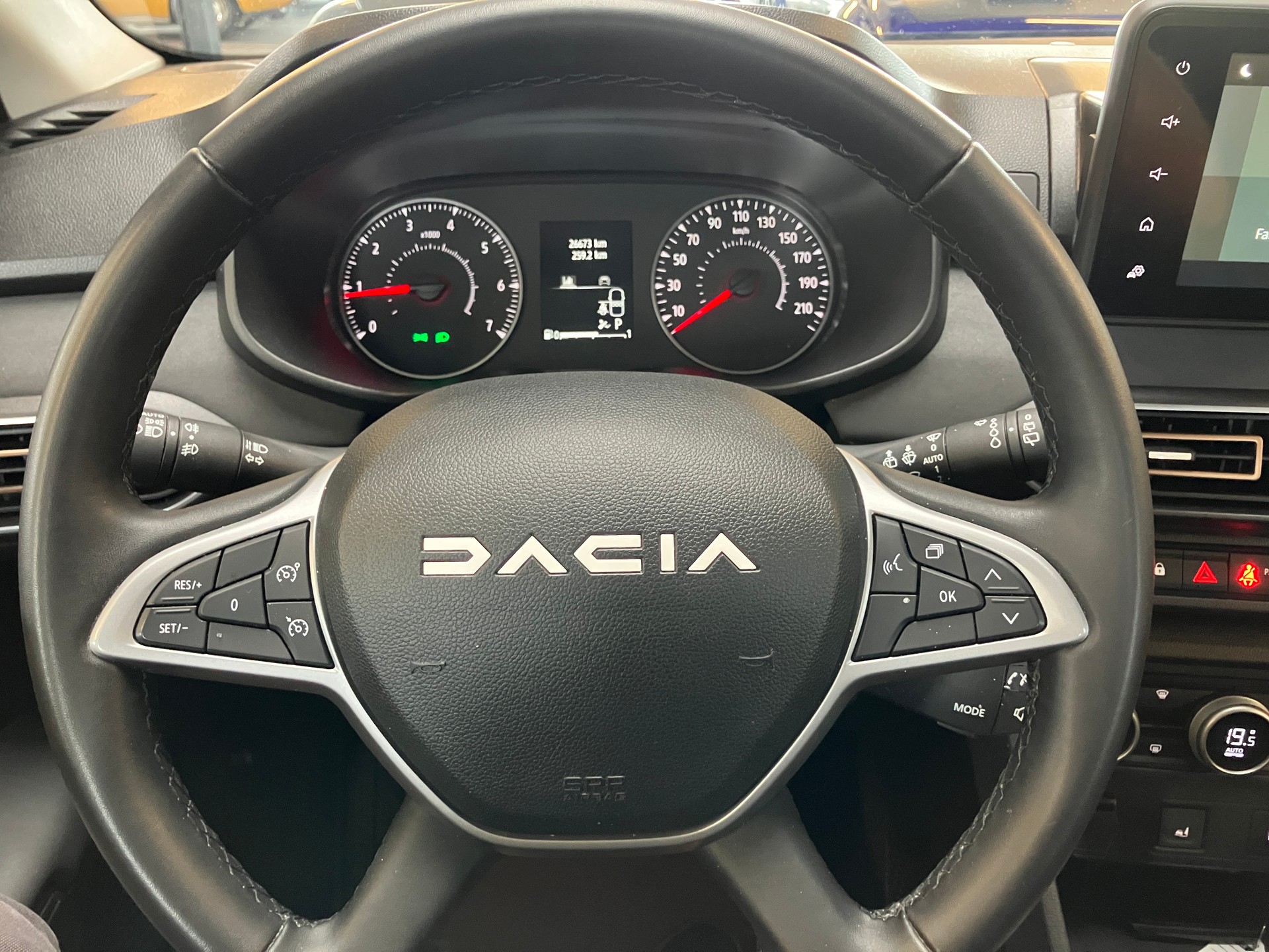 DACIA Sandero Stepway TCe 90 Extreme+ CVT-image-18