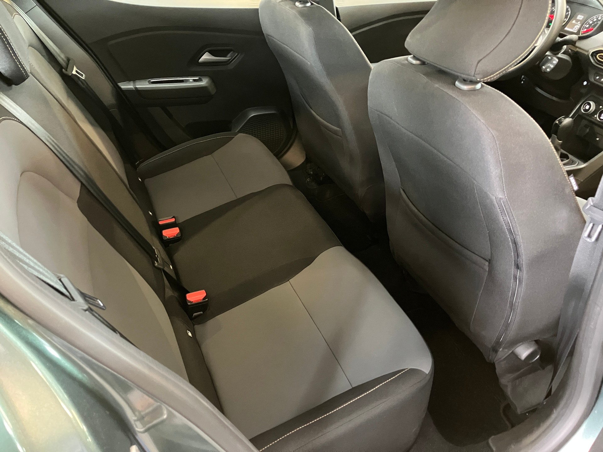 DACIA Sandero Stepway TCe 90 Extreme+ CVT-image-26