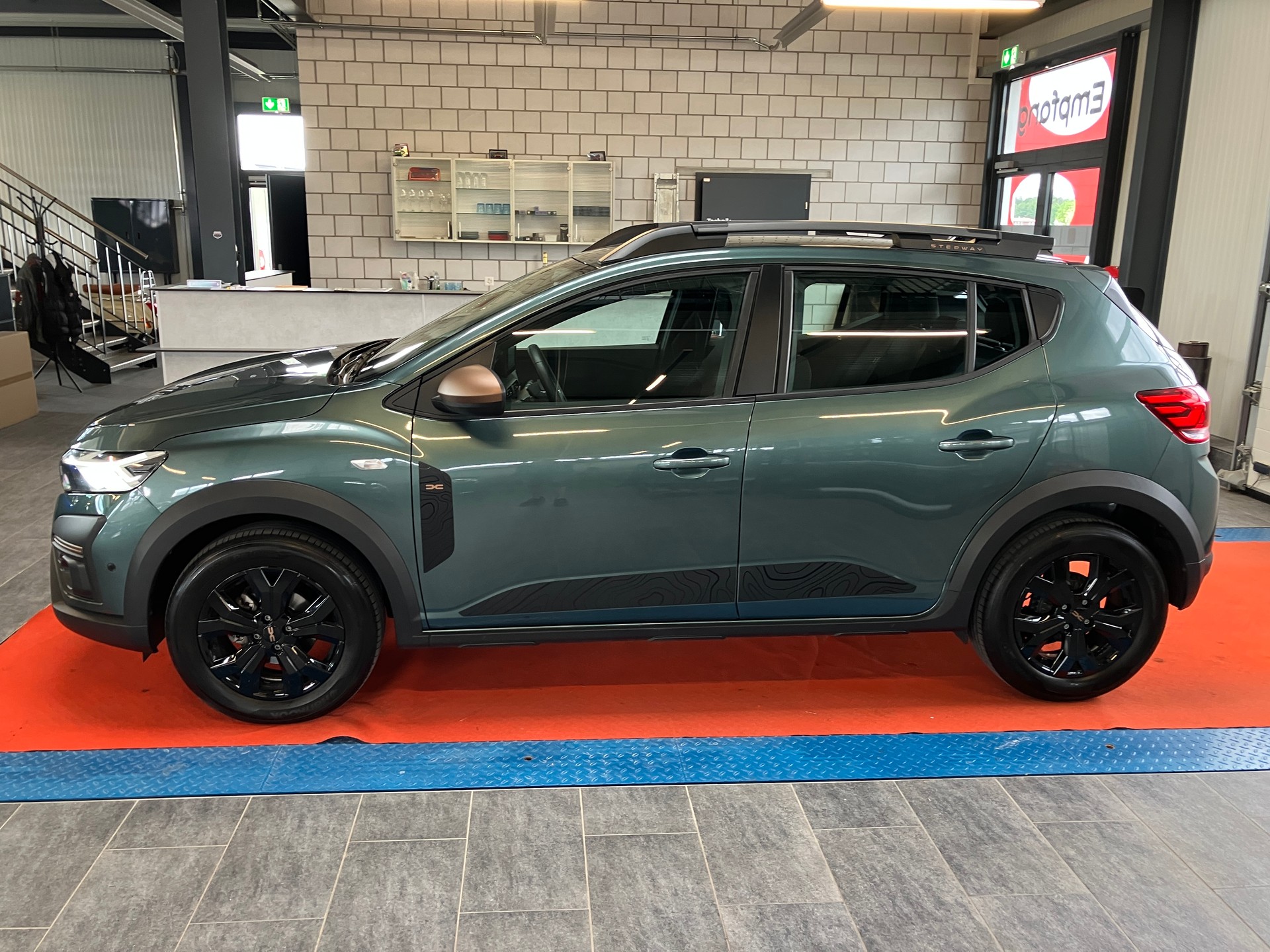 DACIA Sandero Stepway TCe 90 Extreme+ CVT-image-5